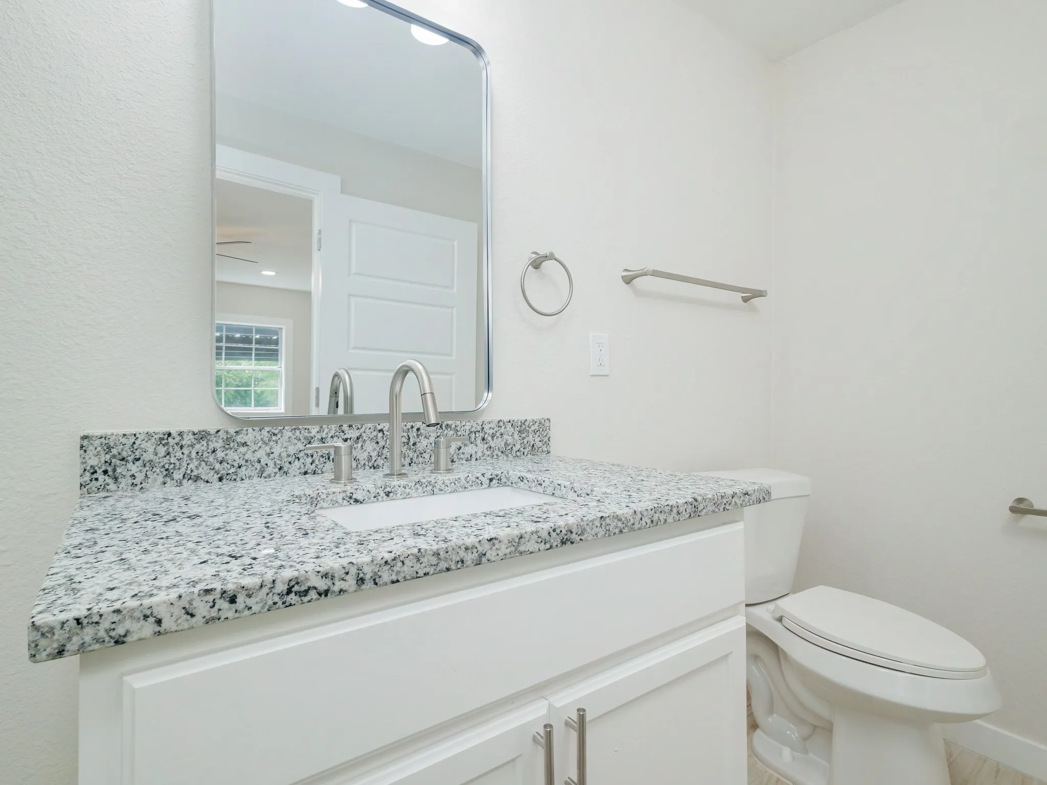 Single Family Residence For Sale in Brown County , 1617 6th Street, Brownwood, Texas 76801, 4 Bedroom, 2 Bathroom, Garage spaces, 2,048 Sqft, built in 0, mls#21295180, Real Estate Agent in Brownwood, Homes For Sale in Brown county, Homes For Sale in Brownwood, Realtor in Brownwood Texas, Real Estate Brokerage Independent Realty Texas, Luminita Cordes Realtor