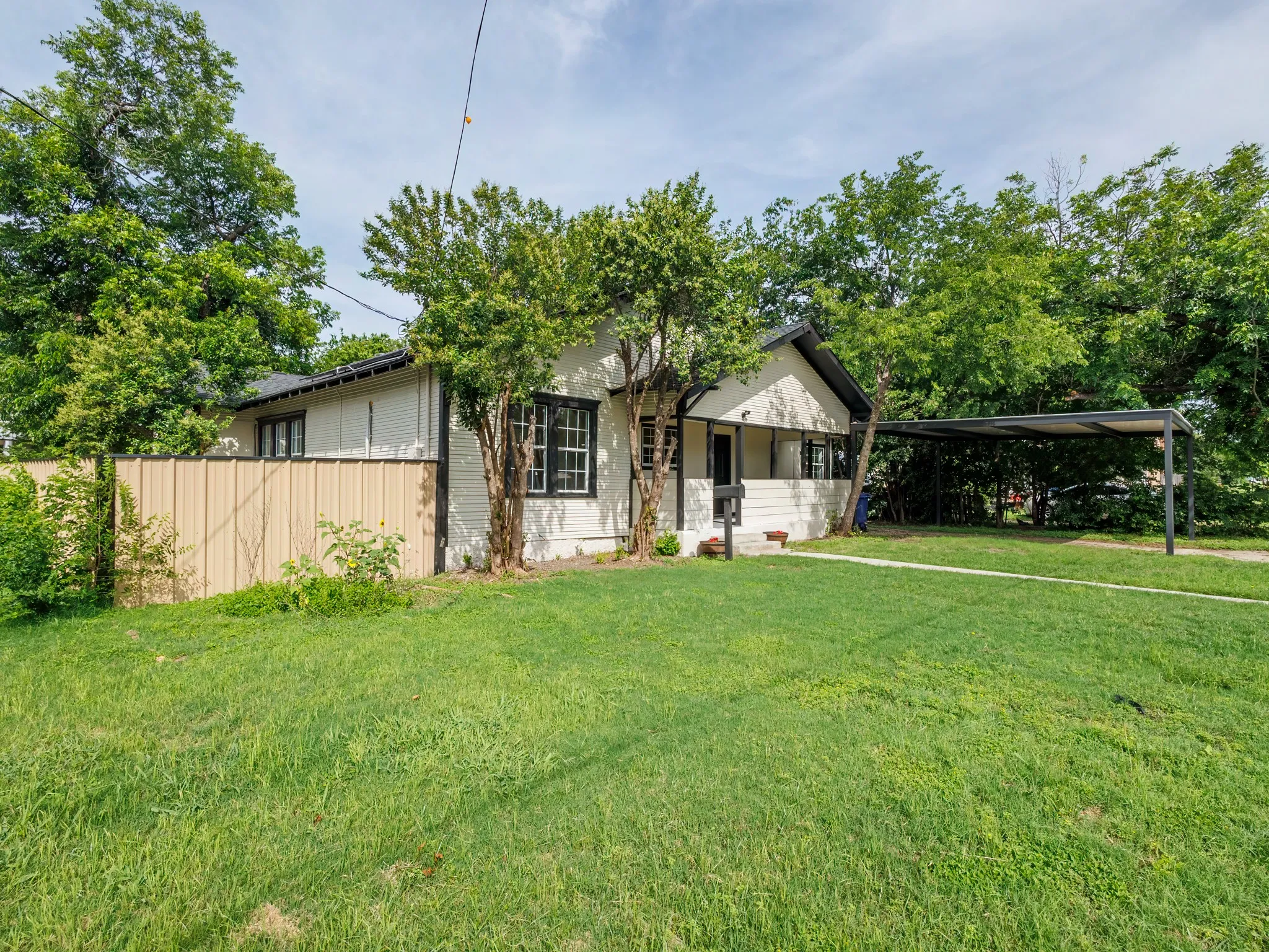 Single Family Residence For Sale in Brown County , 1617 6th Street, Brownwood, Texas 76801, 4 Bedroom, 2 Bathroom, Garage spaces, 2,048 Sqft, built in 0, mls#21295180, Real Estate Agent in Brownwood, Homes For Sale in Brown county, Homes For Sale in Brownwood, Realtor in Brownwood Texas, Real Estate Brokerage Independent Realty Texas, Luminita Cordes Realtor