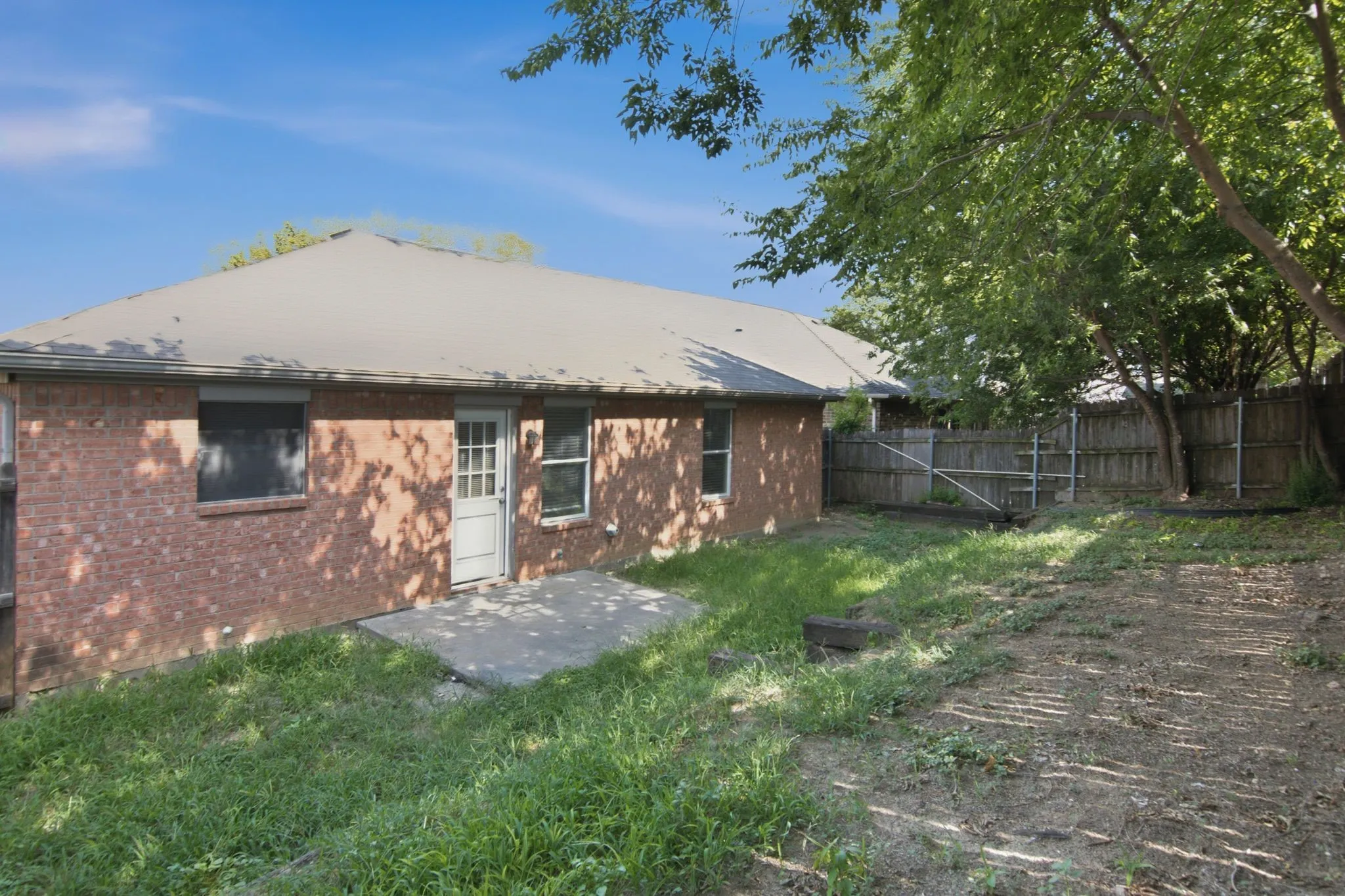 Single Family Residence For Rent in Tarrant County , 6317 Rockhaven Drive, Fort Worth, Texas 76179, 3 Bedroom, 2 Bathroom, 2 Garage spaces, 1,454 Sqft, built in 1994, mls#21295240, Real Estate Agent in Fort Worth, Homes For Rent in Tarrant county, Homes For Rent in Fort Worth, Realtor in Fort Worth Texas, Real Estate Brokerage Independent Realty Texas, Luminita Cordes Realtor