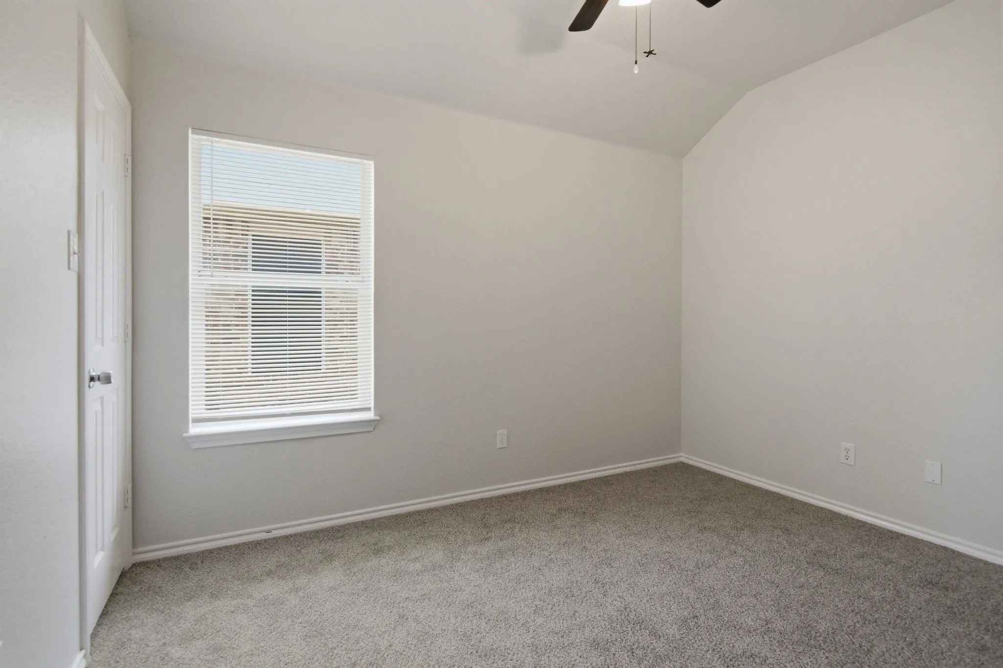 Single Family Residence For Rent in Tarrant County , 6317 Rockhaven Drive, Fort Worth, Texas 76179, 3 Bedroom, 2 Bathroom, 2 Garage spaces, 1,454 Sqft, built in 1994, mls#21295240, Real Estate Agent in Fort Worth, Homes For Rent in Tarrant county, Homes For Rent in Fort Worth, Realtor in Fort Worth Texas, Real Estate Brokerage Independent Realty Texas, Luminita Cordes Realtor