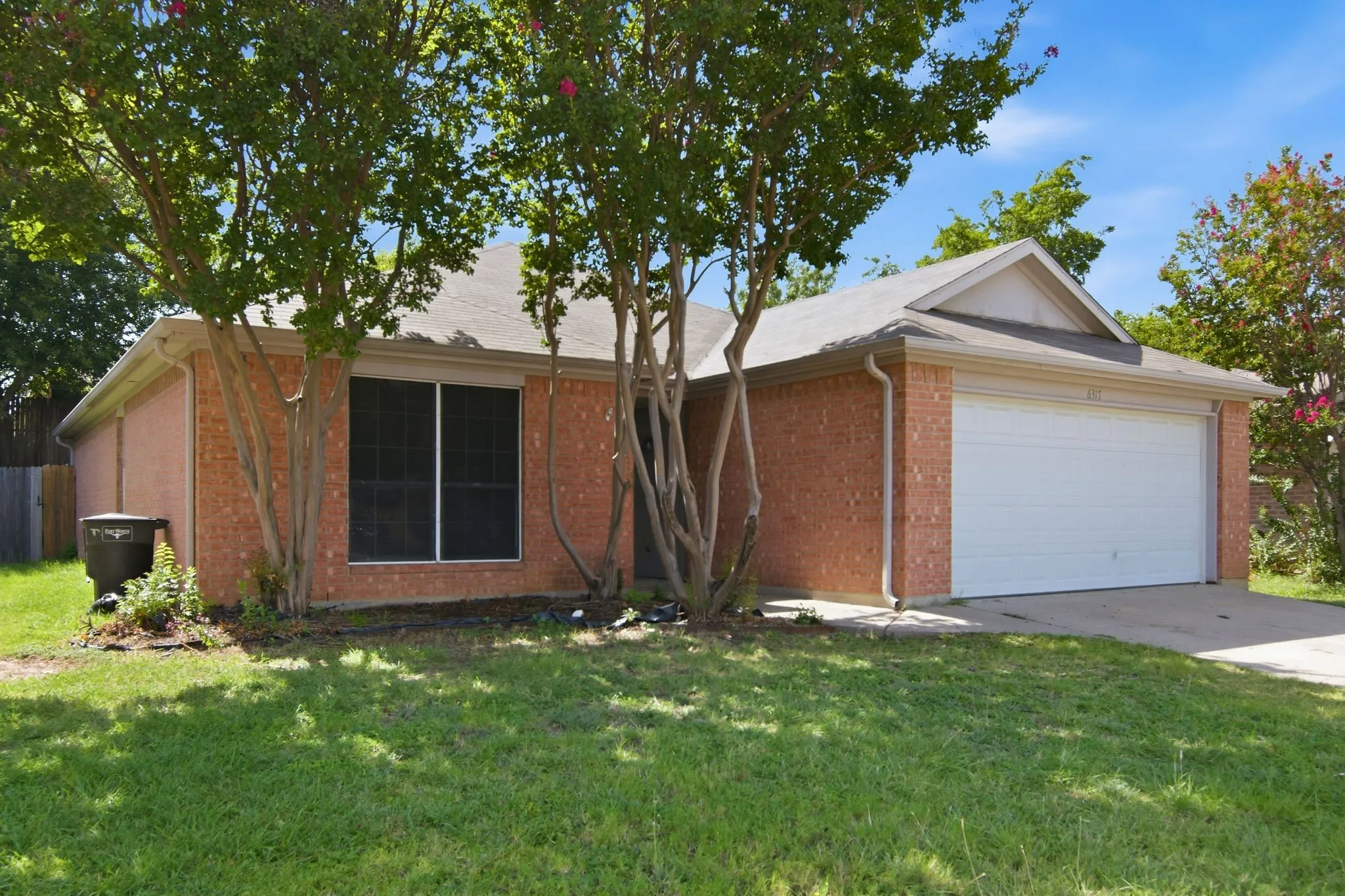 Single Family Residence For Rent in Tarrant County , 6317 Rockhaven Drive, Fort Worth, Texas 76179, 3 Bedroom, 2 Bathroom, 2 Garage spaces, 1,454 Sqft, built in 1994, mls#21295240, Real Estate Agent in Fort Worth, Homes For Rent in Tarrant county, Homes For Rent in Fort Worth, Realtor in Fort Worth Texas, Real Estate Brokerage Independent Realty Texas, Luminita Cordes Realtor