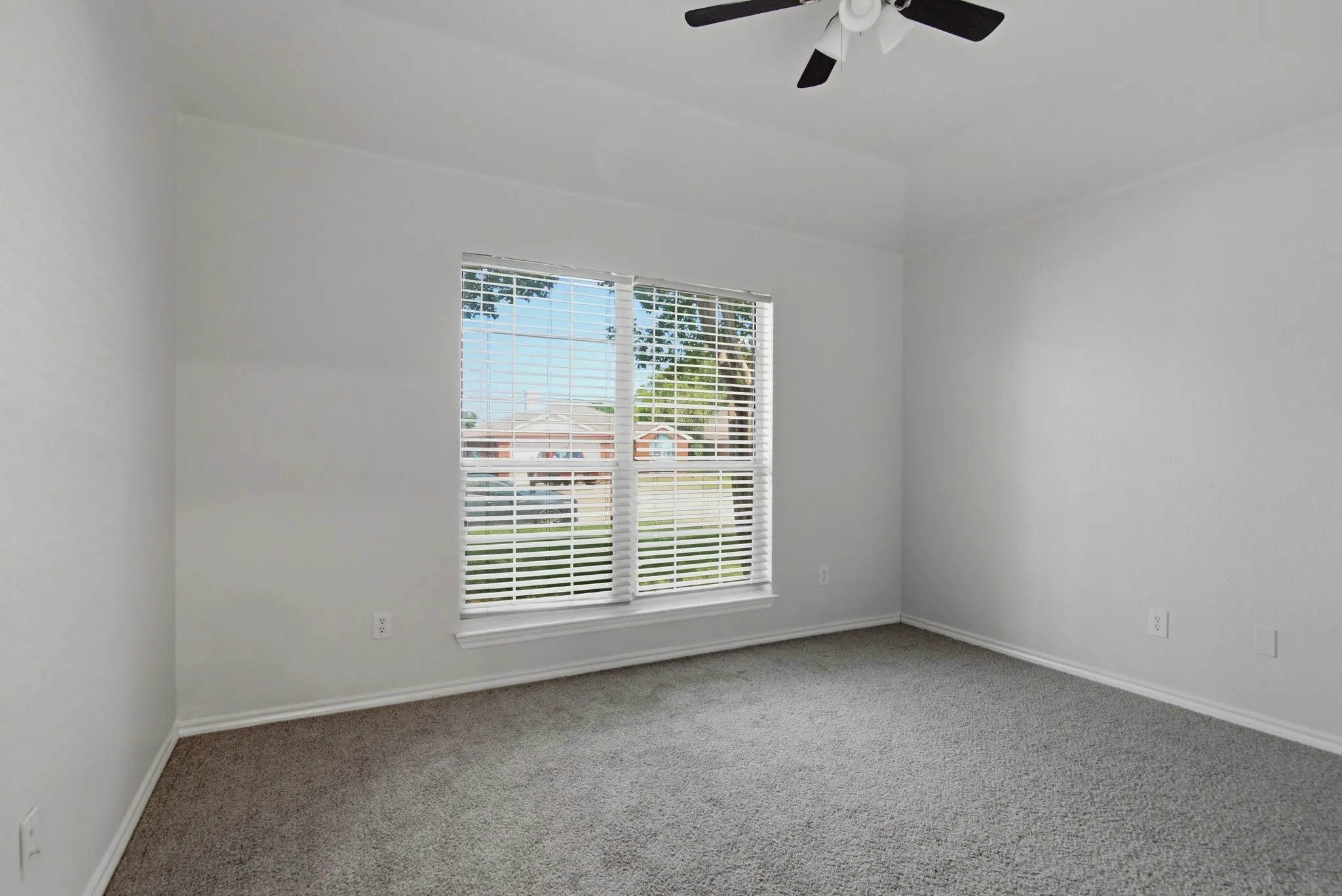 Single Family Residence For Rent in Tarrant County , 6317 Rockhaven Drive, Fort Worth, Texas 76179, 3 Bedroom, 2 Bathroom, 2 Garage spaces, 1,454 Sqft, built in 1994, mls#21295240, Real Estate Agent in Fort Worth, Homes For Rent in Tarrant county, Homes For Rent in Fort Worth, Realtor in Fort Worth Texas, Real Estate Brokerage Independent Realty Texas, Luminita Cordes Realtor