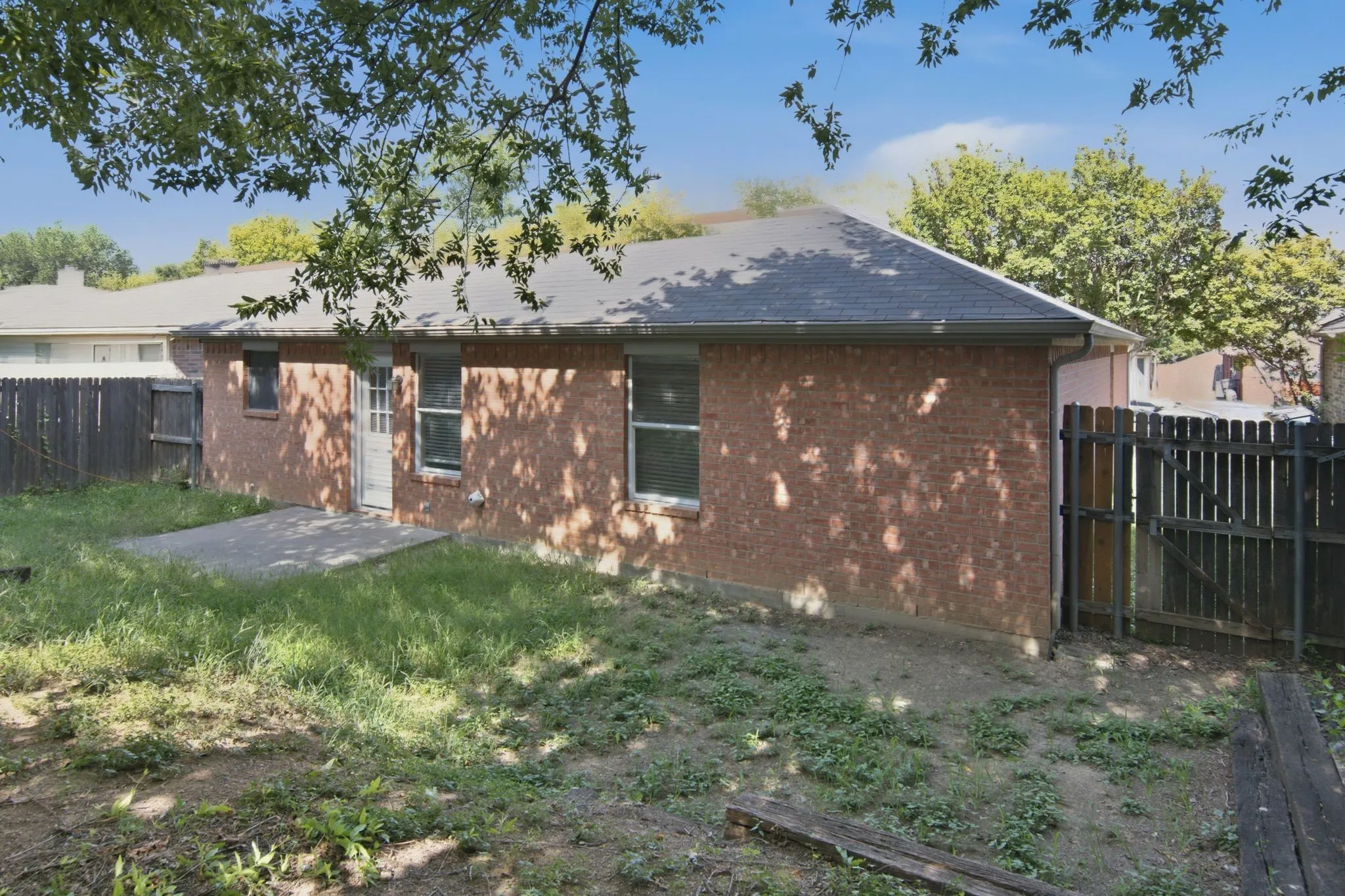 Single Family Residence For Rent in Tarrant County , 6317 Rockhaven Drive, Fort Worth, Texas 76179, 3 Bedroom, 2 Bathroom, 2 Garage spaces, 1,454 Sqft, built in 1994, mls#21295240, Real Estate Agent in Fort Worth, Homes For Rent in Tarrant county, Homes For Rent in Fort Worth, Realtor in Fort Worth Texas, Real Estate Brokerage Independent Realty Texas, Luminita Cordes Realtor