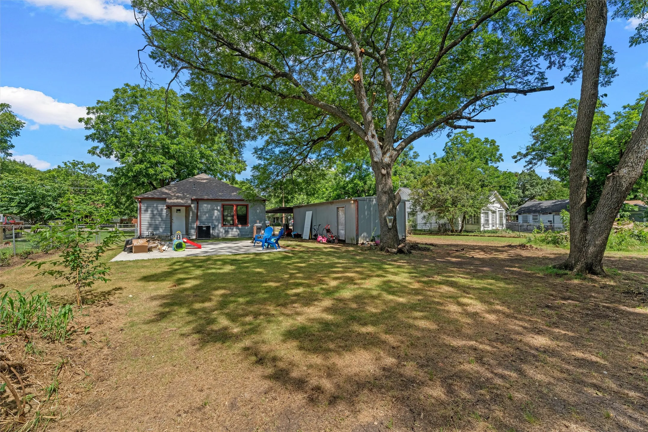 Single Family Residence For Sale in Mc Lennan County , 704 S Marable Street, West, Texas 76691, 2 Bedroom, 1 Bathroom, 1 Garage spaces, 1,024 Sqft, built in 1941, mls#21295238, Real Estate Agent in West, Homes For Sale in Mc Lennan county, Homes For Sale in West, Realtor in West Texas, Real Estate Brokerage Independent Realty Texas, Luminita Cordes Realtor