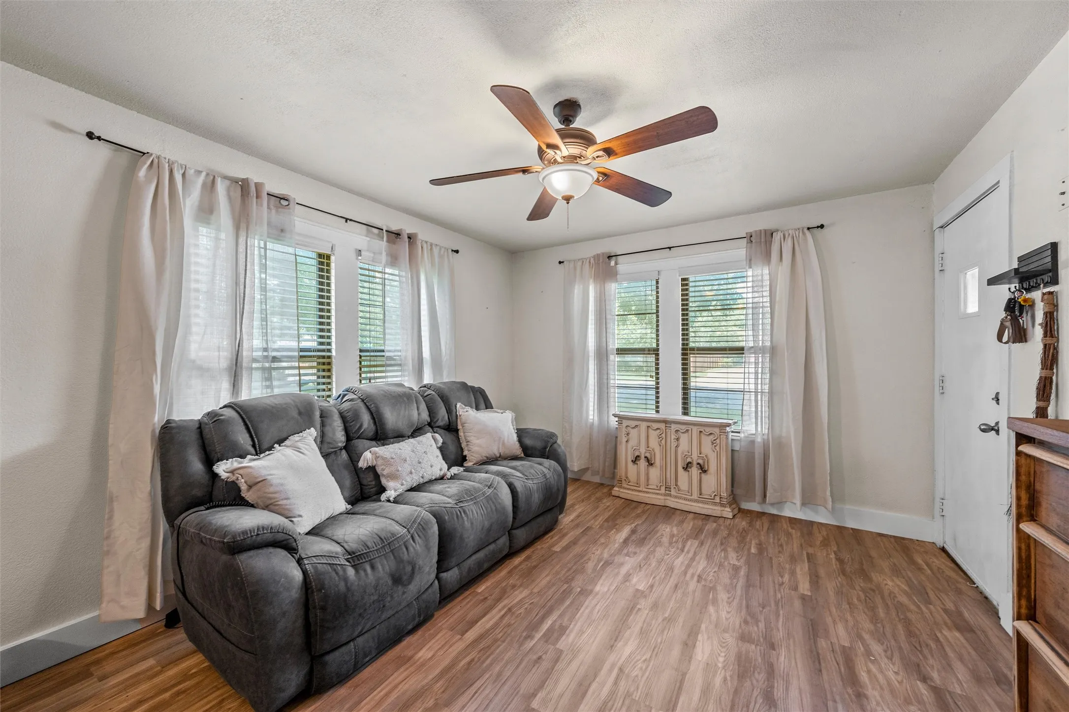 Single Family Residence For Sale in Mc Lennan County , 704 S Marable Street, West, Texas 76691, 2 Bedroom, 1 Bathroom, 1 Garage spaces, 1,024 Sqft, built in 1941, mls#21295238, Real Estate Agent in West, Homes For Sale in Mc Lennan county, Homes For Sale in West, Realtor in West Texas, Real Estate Brokerage Independent Realty Texas, Luminita Cordes Realtor