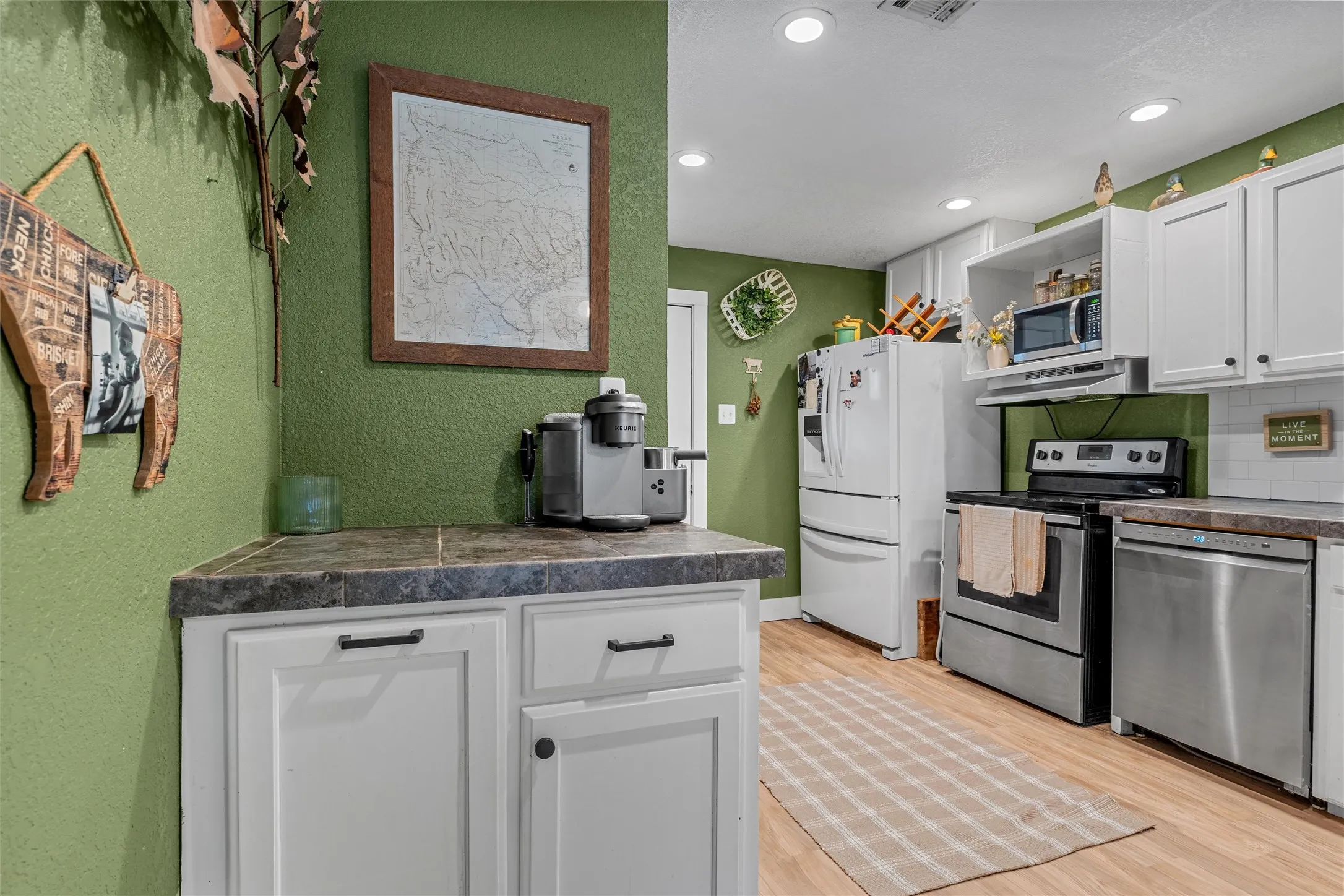 Single Family Residence For Sale in Mc Lennan County , 704 S Marable Street, West, Texas 76691, 2 Bedroom, 1 Bathroom, 1 Garage spaces, 1,024 Sqft, built in 1941, mls#21295238, Real Estate Agent in West, Homes For Sale in Mc Lennan county, Homes For Sale in West, Realtor in West Texas, Real Estate Brokerage Independent Realty Texas, Luminita Cordes Realtor