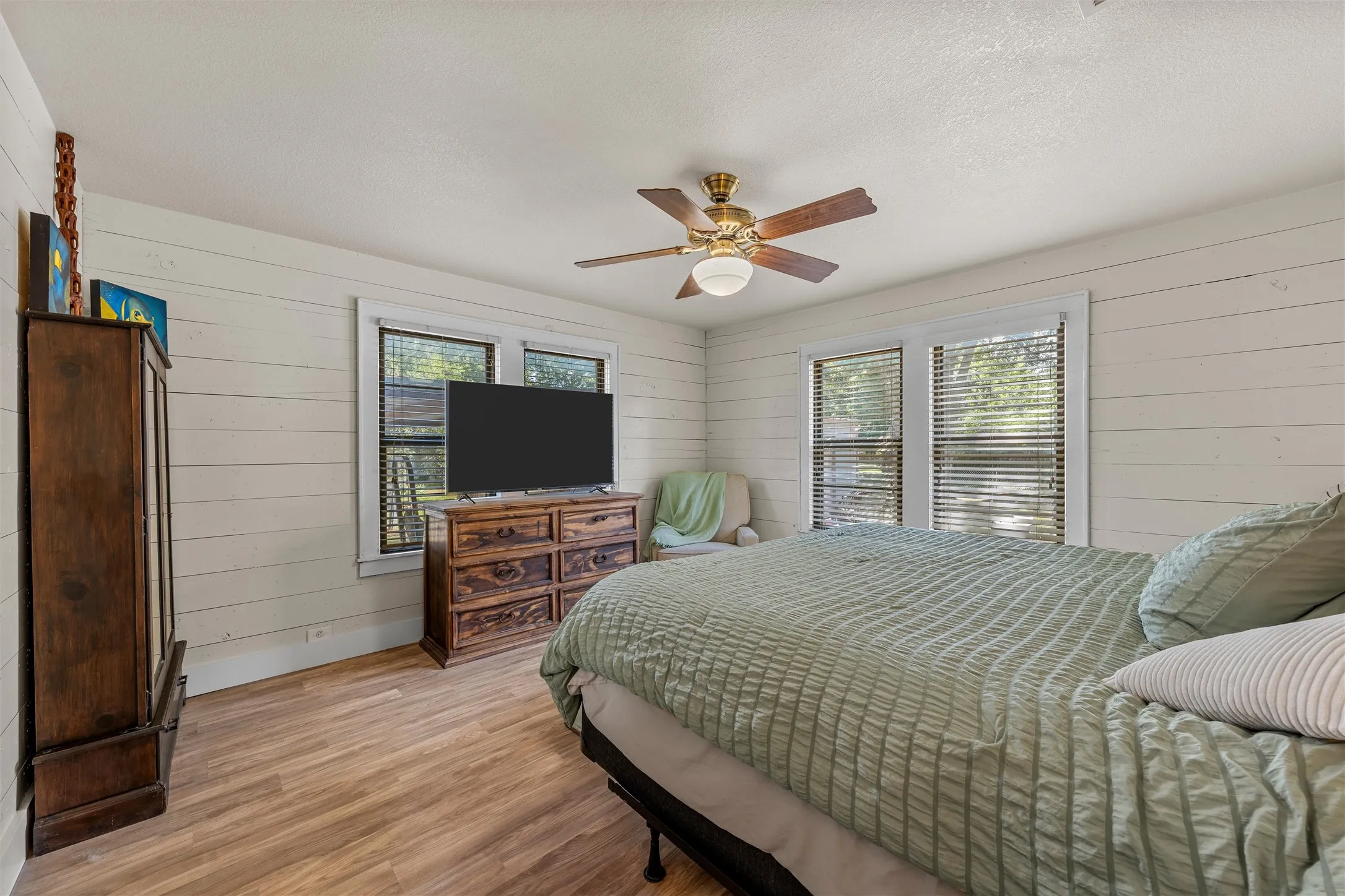 Single Family Residence For Sale in Mc Lennan County , 704 S Marable Street, West, Texas 76691, 2 Bedroom, 1 Bathroom, 1 Garage spaces, 1,024 Sqft, built in 1941, mls#21295238, Real Estate Agent in West, Homes For Sale in Mc Lennan county, Homes For Sale in West, Realtor in West Texas, Real Estate Brokerage Independent Realty Texas, Luminita Cordes Realtor
