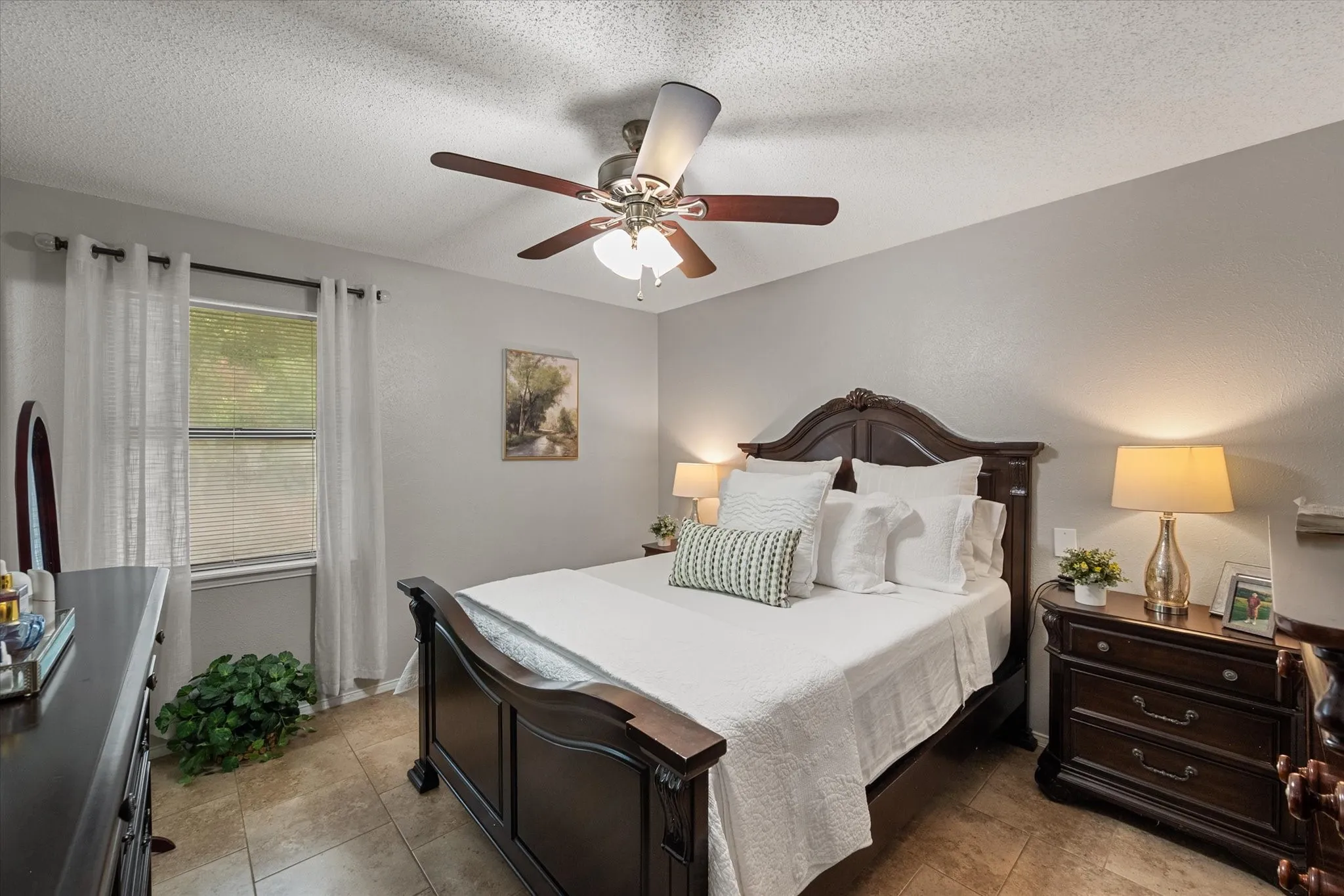 Single Family Residence For Sale in Henderson County , 6060 CR 3925, Athens, Texas 75752, 3 Bedroom, 2 Bathroom, Garage spaces, 1,036 Sqft, built in 1982, mls#21295109, Real Estate Agent in Athens, Homes For Sale in Henderson county, Homes For Sale in Athens, Realtor in Athens Texas, Real Estate Brokerage Independent Realty Texas, Luminita Cordes Realtor
