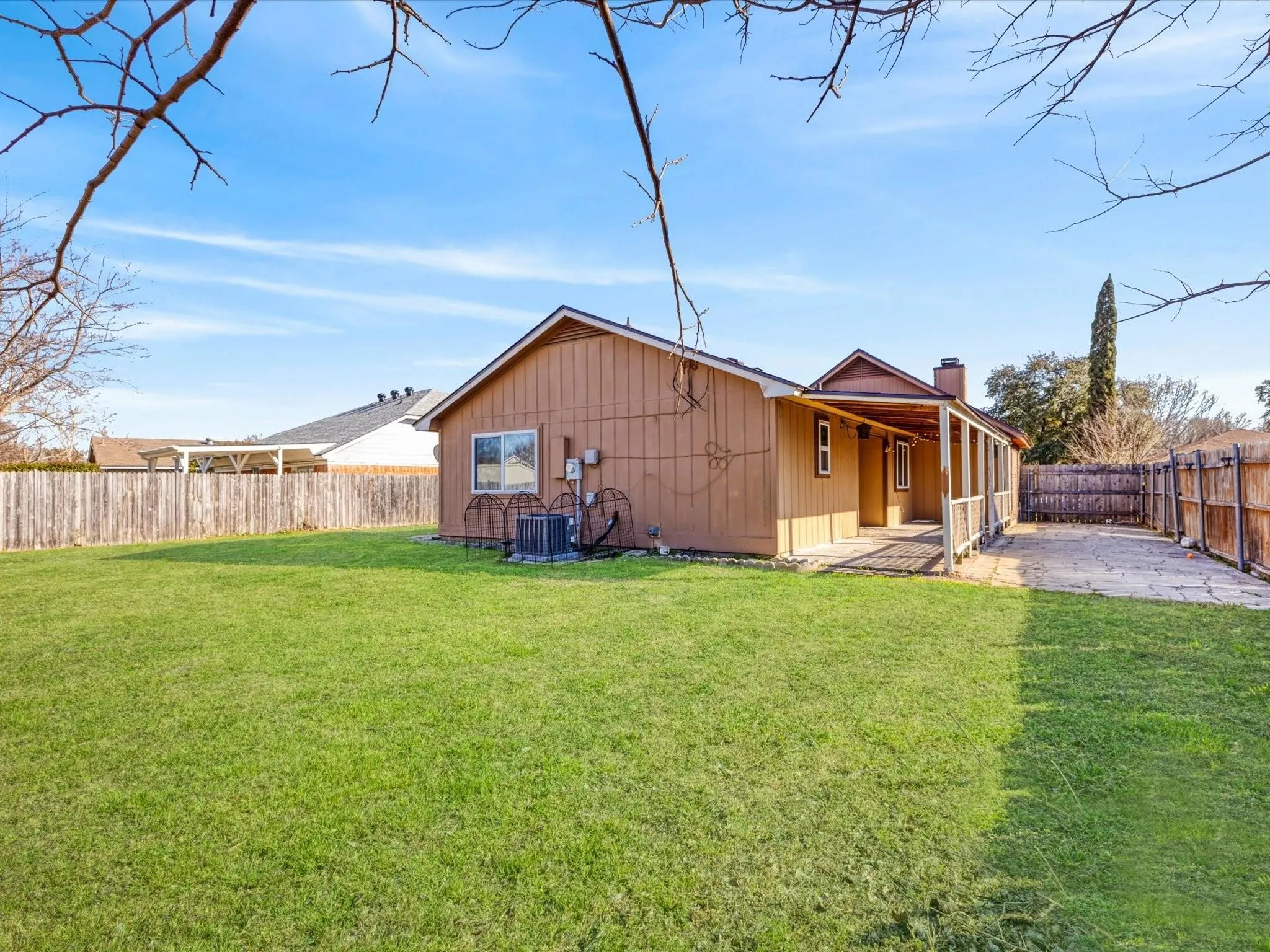 Single Family Residence For Rent in Tarrant County , 4621 Riverpark Drive, Fort Worth, Texas 76137, 3 Bedrooms, 2 Bathrooms, Garage spaces, 1,238 Sqft, built in 1982, Price $1,800, mls#21295200, Real Estate Agent in Fort Worth, Homes For Rent in Tarrant county, Homes For Rent in Fort Worth, Realtor in Fort Worth Texas, Real Estate Brokerage Independent Realty Texas, Luminita Cordes Realtor