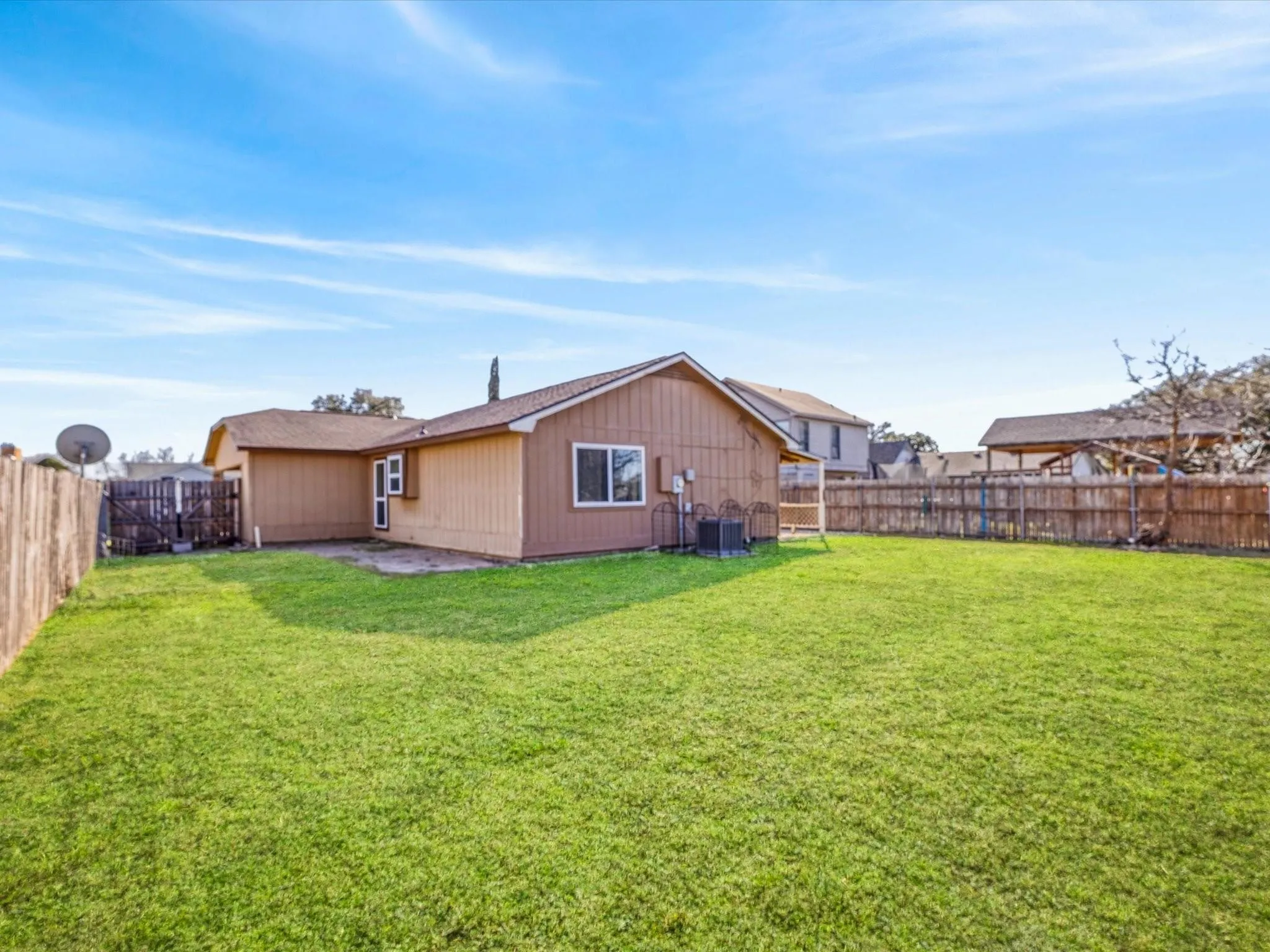 Single Family Residence For Rent in Tarrant County , 4621 Riverpark Drive, Fort Worth, Texas 76137, 3 Bedrooms, 2 Bathrooms, Garage spaces, 1,238 Sqft, built in 1982, Price $1,800, mls#21295200, Real Estate Agent in Fort Worth, Homes For Rent in Tarrant county, Homes For Rent in Fort Worth, Realtor in Fort Worth Texas, Real Estate Brokerage Independent Realty Texas, Luminita Cordes Realtor