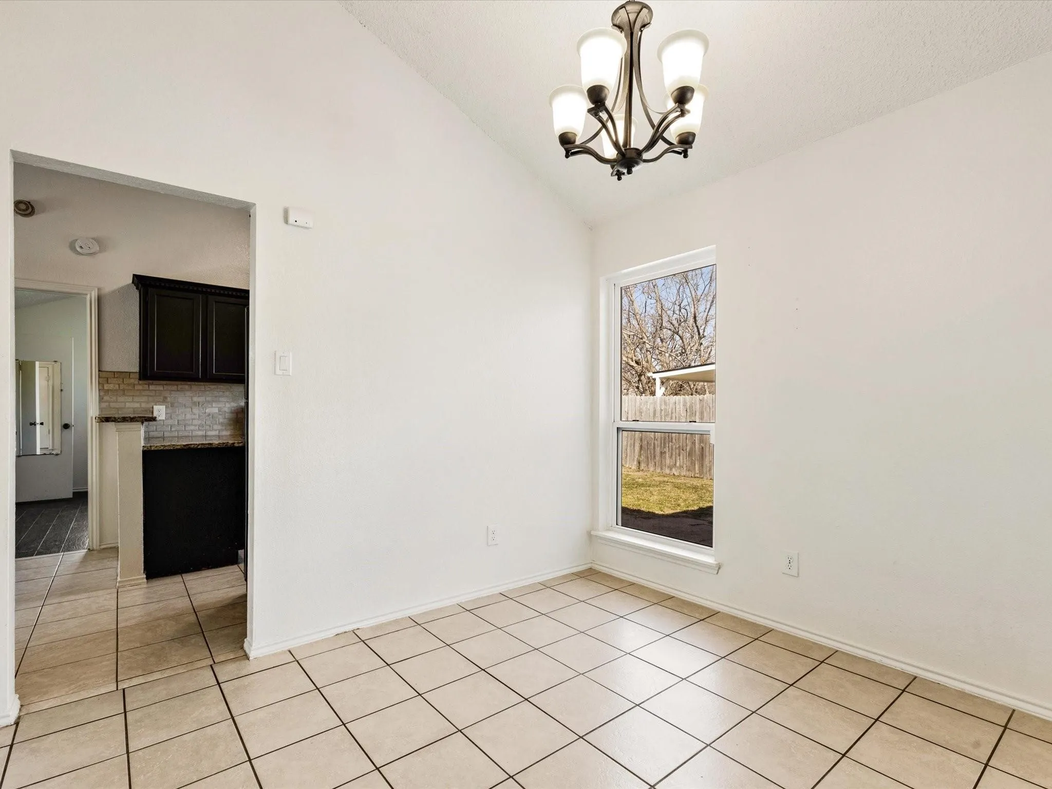 Single Family Residence For Rent in Tarrant County , 4621 Riverpark Drive, Fort Worth, Texas 76137, 3 Bedrooms, 2 Bathrooms, Garage spaces, 1,238 Sqft, built in 1982, Price $1,800, mls#21295200, Real Estate Agent in Fort Worth, Homes For Rent in Tarrant county, Homes For Rent in Fort Worth, Realtor in Fort Worth Texas, Real Estate Brokerage Independent Realty Texas, Luminita Cordes Realtor