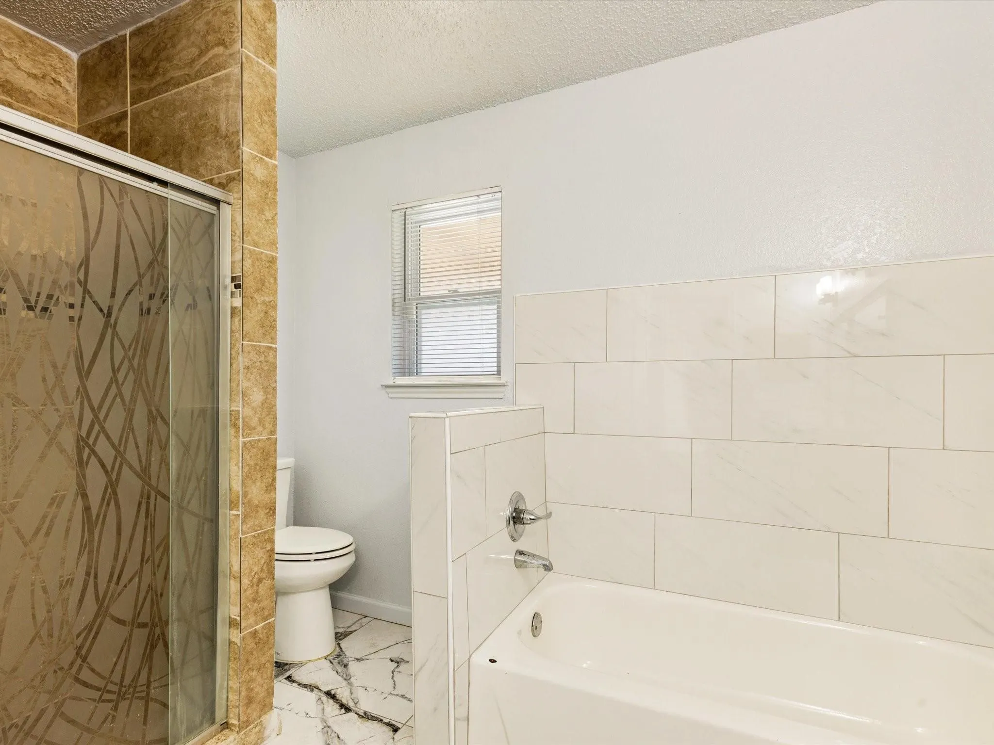 Single Family Residence For Rent in Tarrant County , 4621 Riverpark Drive, Fort Worth, Texas 76137, 3 Bedrooms, 2 Bathrooms, Garage spaces, 1,238 Sqft, built in 1982, Price $1,800, mls#21295200, Real Estate Agent in Fort Worth, Homes For Rent in Tarrant county, Homes For Rent in Fort Worth, Realtor in Fort Worth Texas, Real Estate Brokerage Independent Realty Texas, Luminita Cordes Realtor