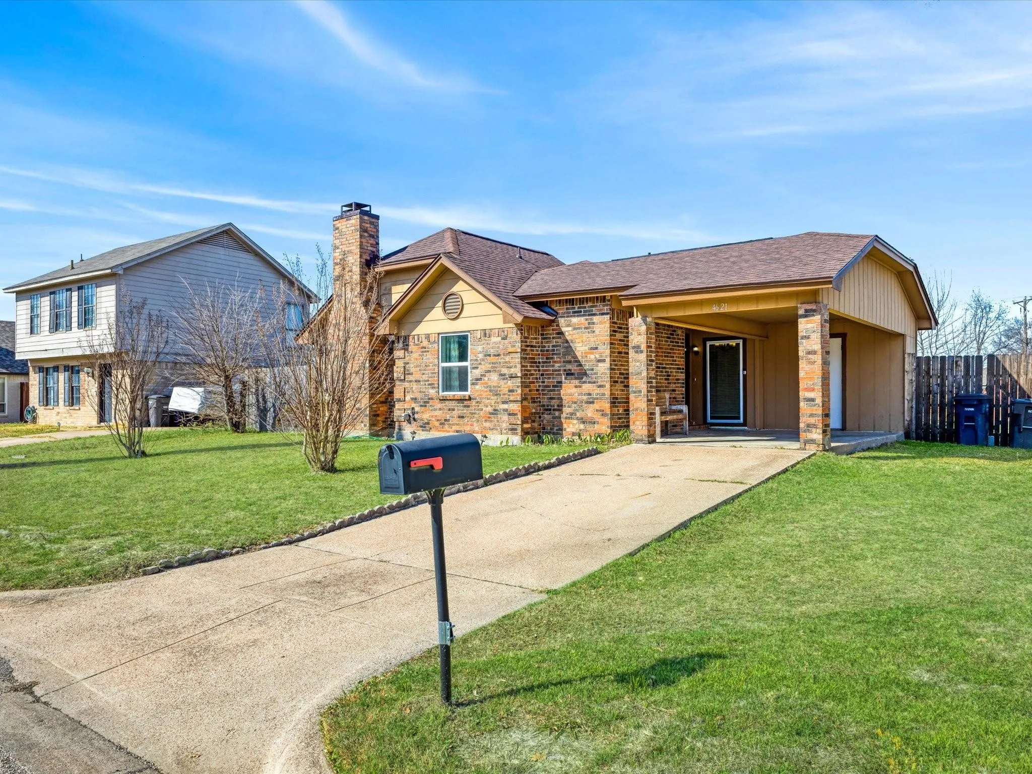 Single Family Residence For Rent in Tarrant County , 4621 Riverpark Drive, Fort Worth, Texas 76137, 3 Bedrooms, 2 Bathrooms, Garage spaces, 1,238 Sqft, built in 1982, Price $1,800, mls#21295200, Real Estate Agent in Fort Worth, Homes For Rent in Tarrant county, Homes For Rent in Fort Worth, Realtor in Fort Worth Texas, Real Estate Brokerage Independent Realty Texas, Luminita Cordes Realtor