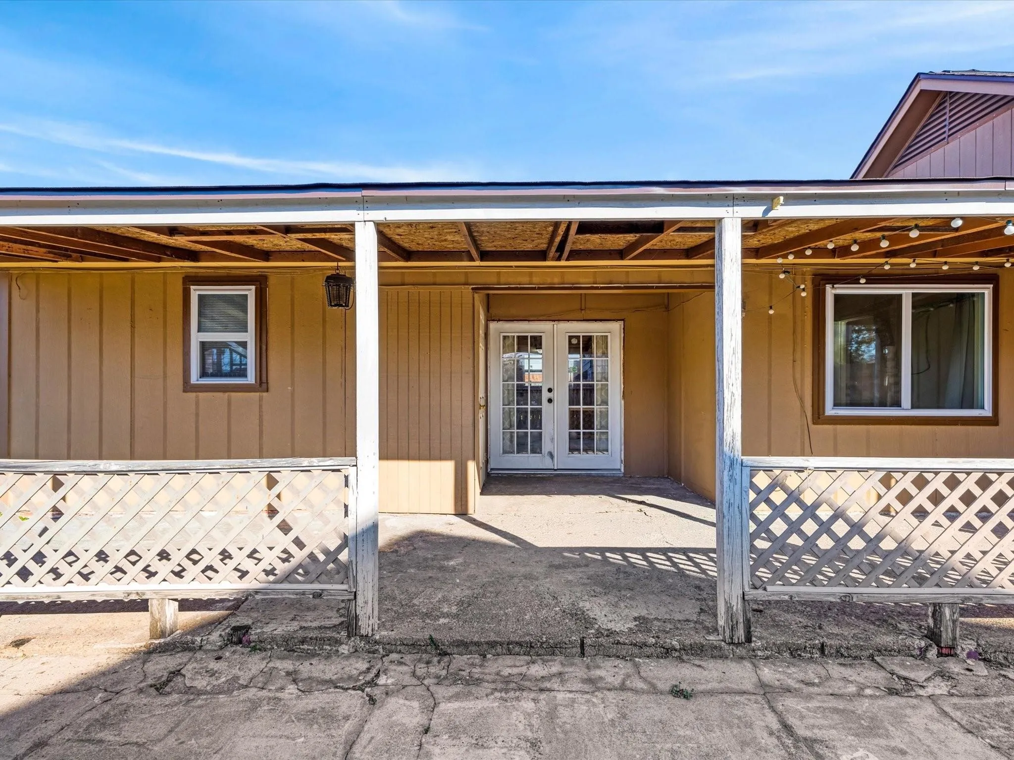 Single Family Residence For Rent in Tarrant County , 4621 Riverpark Drive, Fort Worth, Texas 76137, 3 Bedrooms, 2 Bathrooms, Garage spaces, 1,238 Sqft, built in 1982, Price $1,800, mls#21295200, Real Estate Agent in Fort Worth, Homes For Rent in Tarrant county, Homes For Rent in Fort Worth, Realtor in Fort Worth Texas, Real Estate Brokerage Independent Realty Texas, Luminita Cordes Realtor