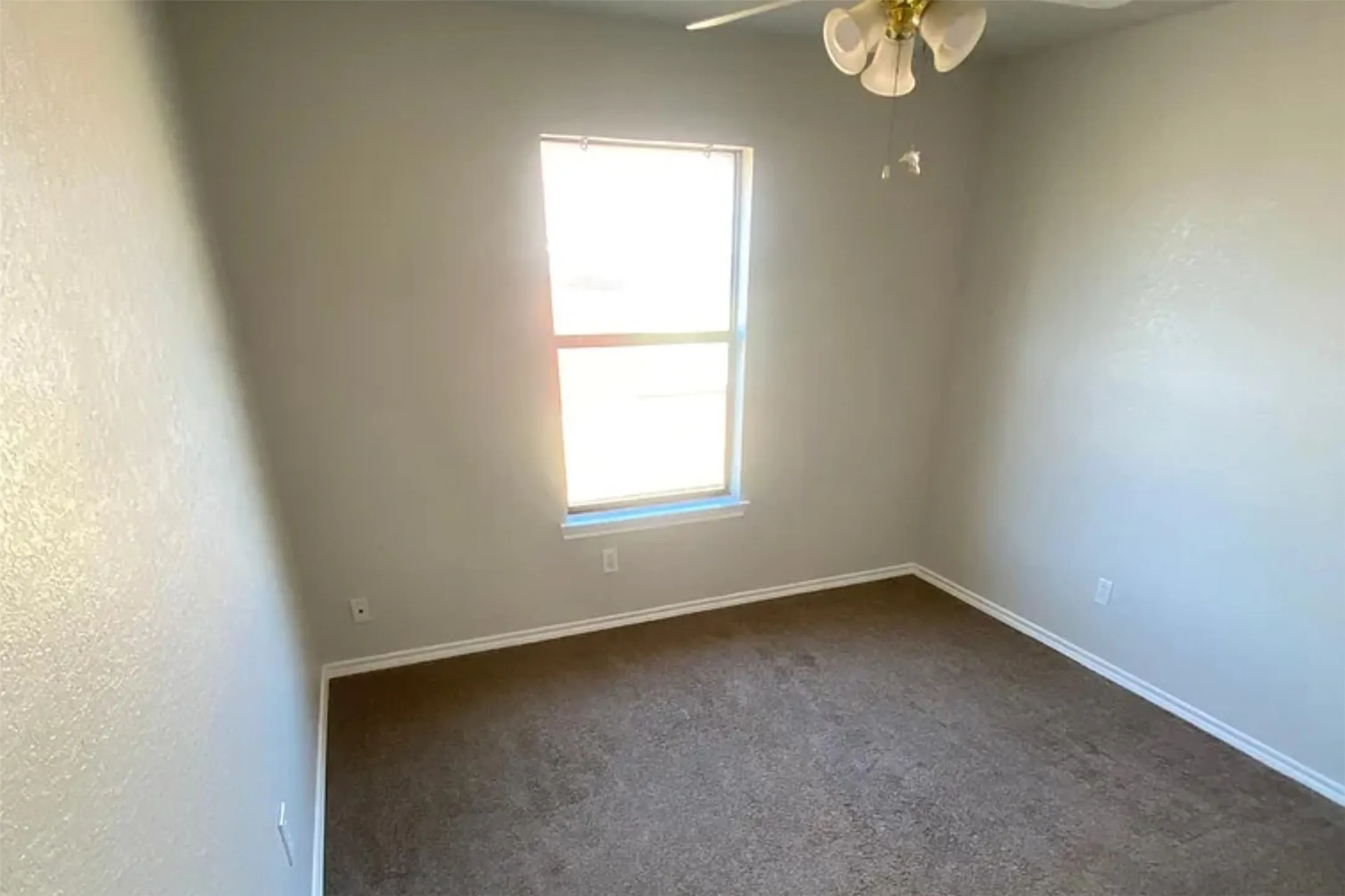 Duplex For Rent in Johnson County , 220 Joshua Boulevard, Joshua, Texas 76058, 3 Bedroom, 2 Bathroom, 2 Garage spaces, 1,108 Sqft, built in 1999, mls#21295265, Real Estate Agent in Joshua, Homes For Rent in Johnson county, Homes For Rent in Joshua, Realtor in Joshua Texas, Real Estate Brokerage Independent Realty Texas, Luminita Cordes Realtor