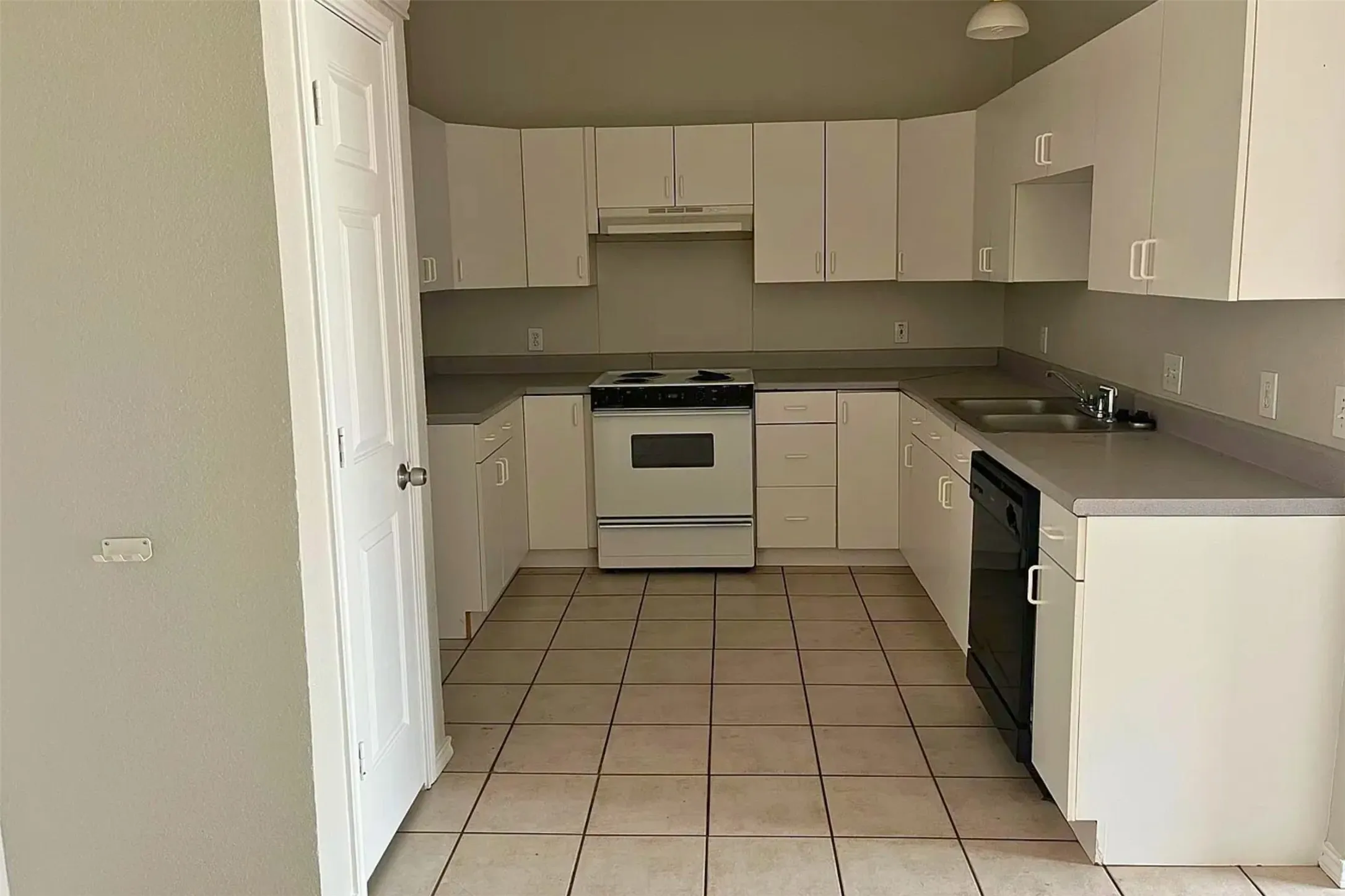 Duplex For Rent in Johnson County , 220 Joshua Boulevard, Joshua, Texas 76058, 3 Bedroom, 2 Bathroom, 2 Garage spaces, 1,108 Sqft, built in 1999, mls#21295265, Real Estate Agent in Joshua, Homes For Rent in Johnson county, Homes For Rent in Joshua, Realtor in Joshua Texas, Real Estate Brokerage Independent Realty Texas, Luminita Cordes Realtor