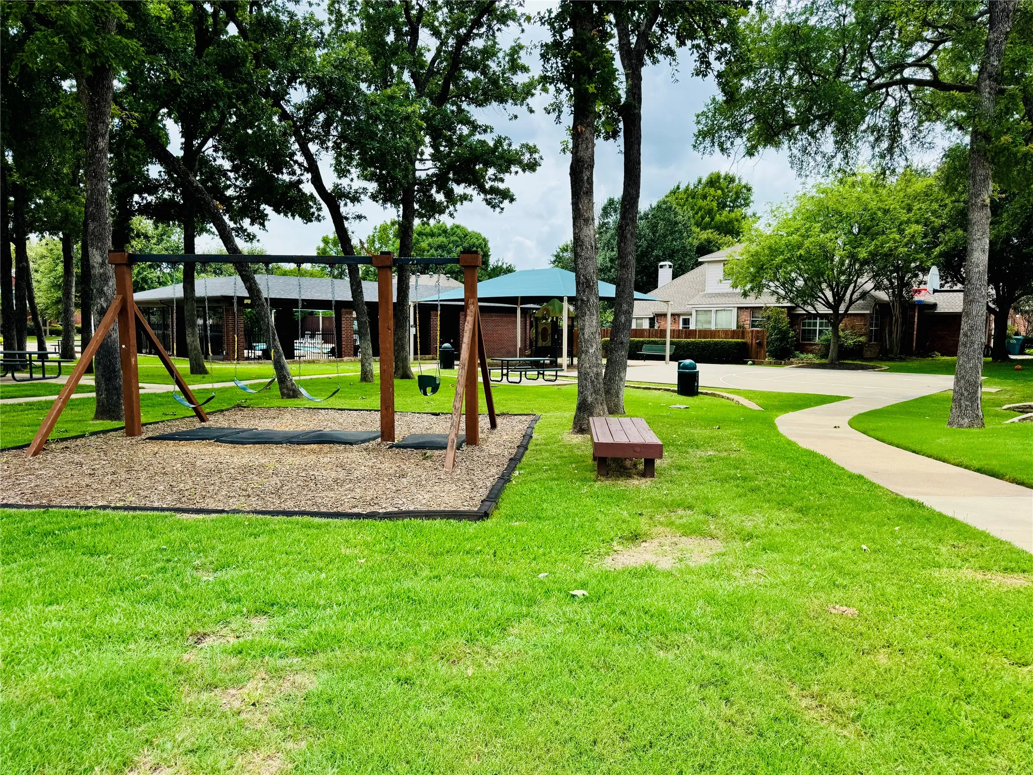 Single Family Residence For Sale in Denton County , 3841 Centenary Drive, Denton, Texas 76210, 4 Bedroom, 3 Bathroom, 2 Garage spaces, 2,480 Sqft, built in 1999, mls#21284162, Real Estate Agent in Denton, Homes For Sale in Denton county, Homes For Sale in Denton, Realtor in Denton Texas, Real Estate Brokerage Independent Realty Texas, Luminita Cordes Realtor