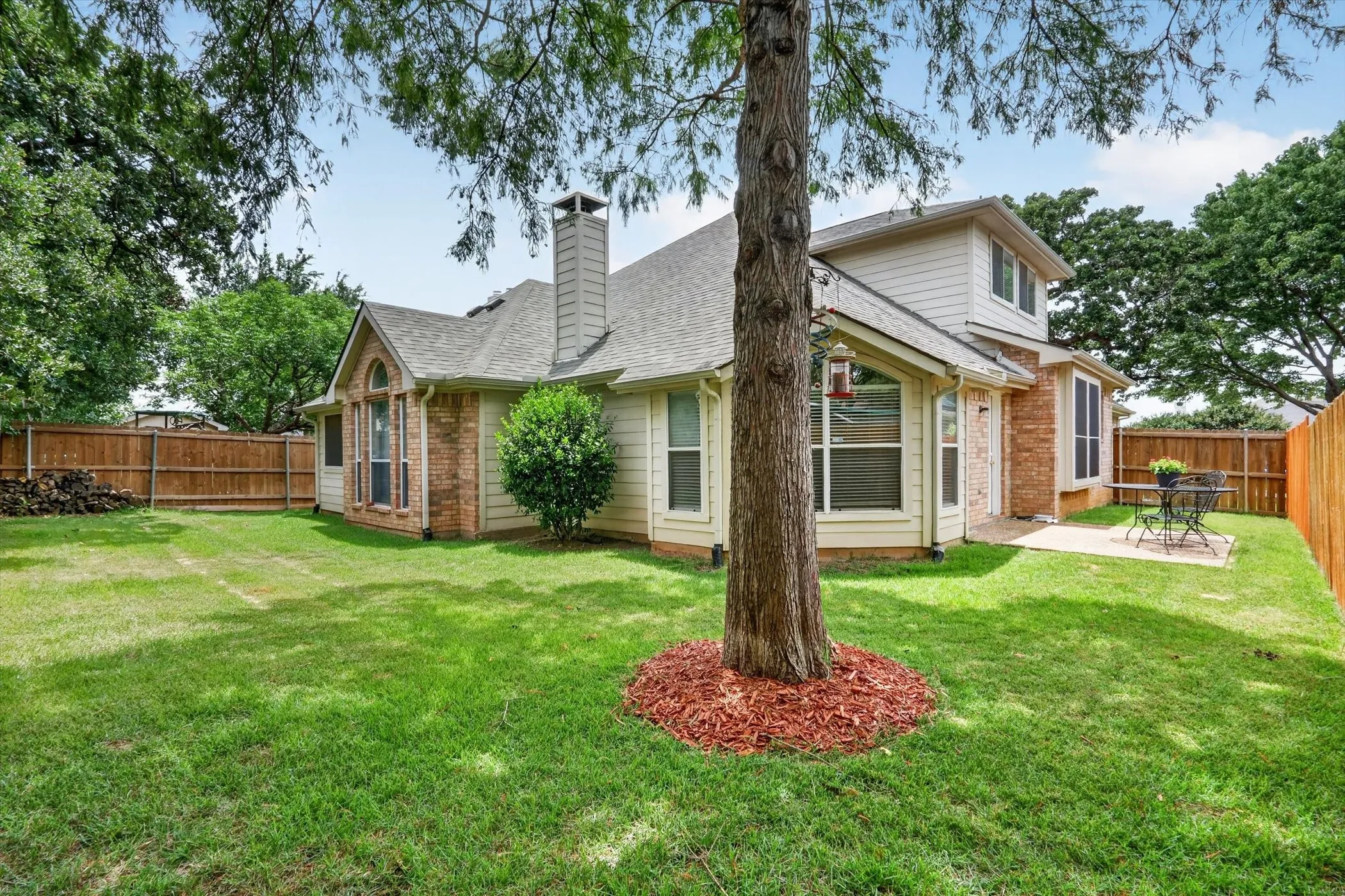 Single Family Residence For Sale in Denton County , 3841 Centenary Drive, Denton, Texas 76210, 4 Bedroom, 3 Bathroom, 2 Garage spaces, 2,480 Sqft, built in 1999, mls#21284162, Real Estate Agent in Denton, Homes For Sale in Denton county, Homes For Sale in Denton, Realtor in Denton Texas, Real Estate Brokerage Independent Realty Texas, Luminita Cordes Realtor