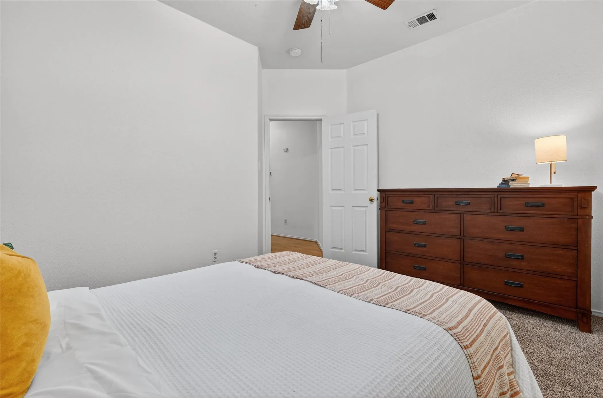 Single Family Residence For Sale in Denton County , 3841 Centenary Drive, Denton, Texas 76210, 4 Bedroom, 3 Bathroom, 2 Garage spaces, 2,480 Sqft, built in 1999, mls#21284162, Real Estate Agent in Denton, Homes For Sale in Denton county, Homes For Sale in Denton, Realtor in Denton Texas, Real Estate Brokerage Independent Realty Texas, Luminita Cordes Realtor
