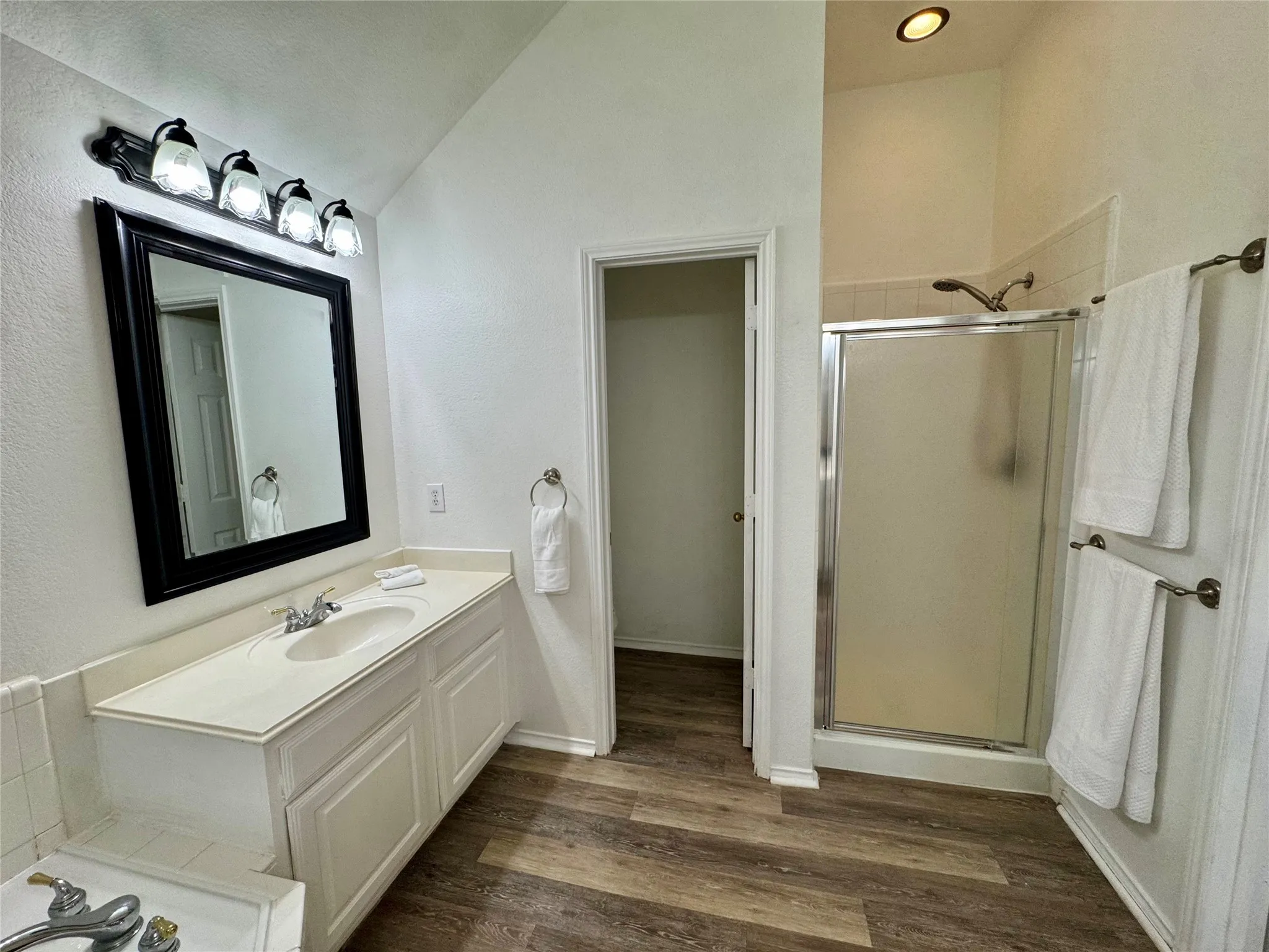 Single Family Residence For Sale in Denton County , 3841 Centenary Drive, Denton, Texas 76210, 4 Bedroom, 3 Bathroom, 2 Garage spaces, 2,480 Sqft, built in 1999, mls#21284162, Real Estate Agent in Denton, Homes For Sale in Denton county, Homes For Sale in Denton, Realtor in Denton Texas, Real Estate Brokerage Independent Realty Texas, Luminita Cordes Realtor