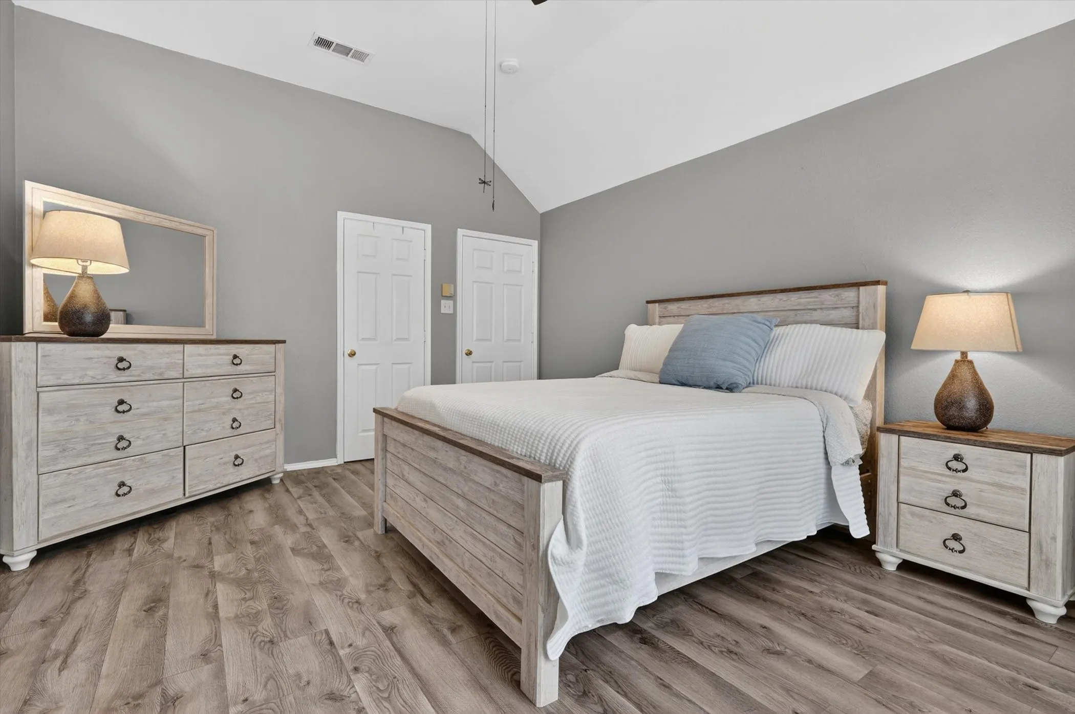Single Family Residence For Sale in Denton County , 3841 Centenary Drive, Denton, Texas 76210, 4 Bedroom, 3 Bathroom, 2 Garage spaces, 2,480 Sqft, built in 1999, mls#21284162, Real Estate Agent in Denton, Homes For Sale in Denton county, Homes For Sale in Denton, Realtor in Denton Texas, Real Estate Brokerage Independent Realty Texas, Luminita Cordes Realtor