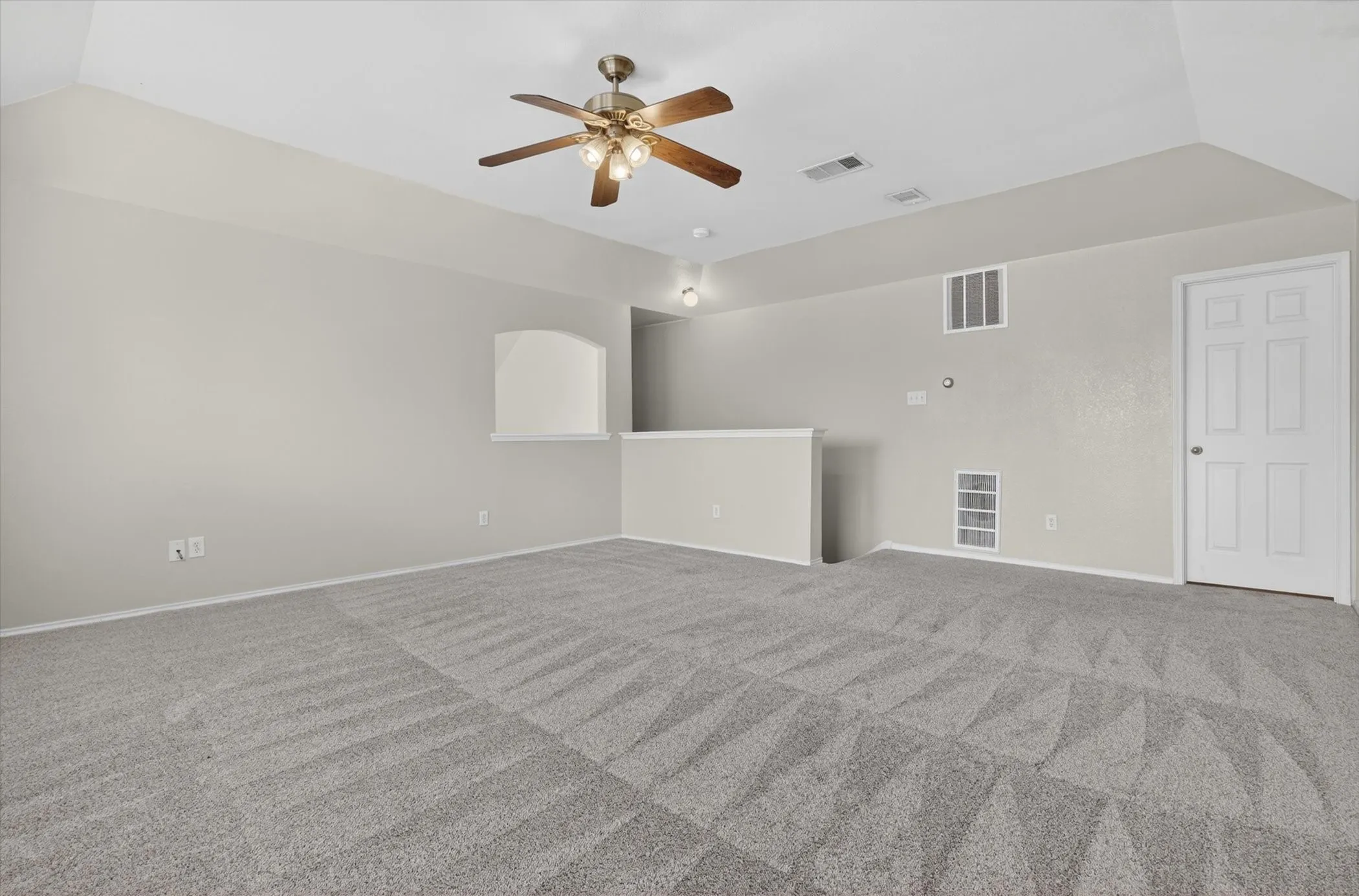 Single Family Residence For Sale in Denton County , 3841 Centenary Drive, Denton, Texas 76210, 4 Bedroom, 3 Bathroom, 2 Garage spaces, 2,480 Sqft, built in 1999, mls#21284162, Real Estate Agent in Denton, Homes For Sale in Denton county, Homes For Sale in Denton, Realtor in Denton Texas, Real Estate Brokerage Independent Realty Texas, Luminita Cordes Realtor