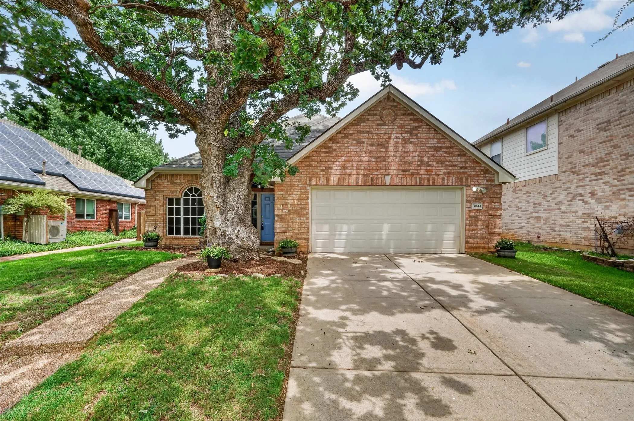 Single Family Residence For Sale in Denton County , 3841 Centenary Drive, Denton, Texas 76210, 4 Bedroom, 3 Bathroom, 2 Garage spaces, 2,480 Sqft, built in 1999, mls#21284162, Real Estate Agent in Denton, Homes For Sale in Denton county, Homes For Sale in Denton, Realtor in Denton Texas, Real Estate Brokerage Independent Realty Texas, Luminita Cordes Realtor