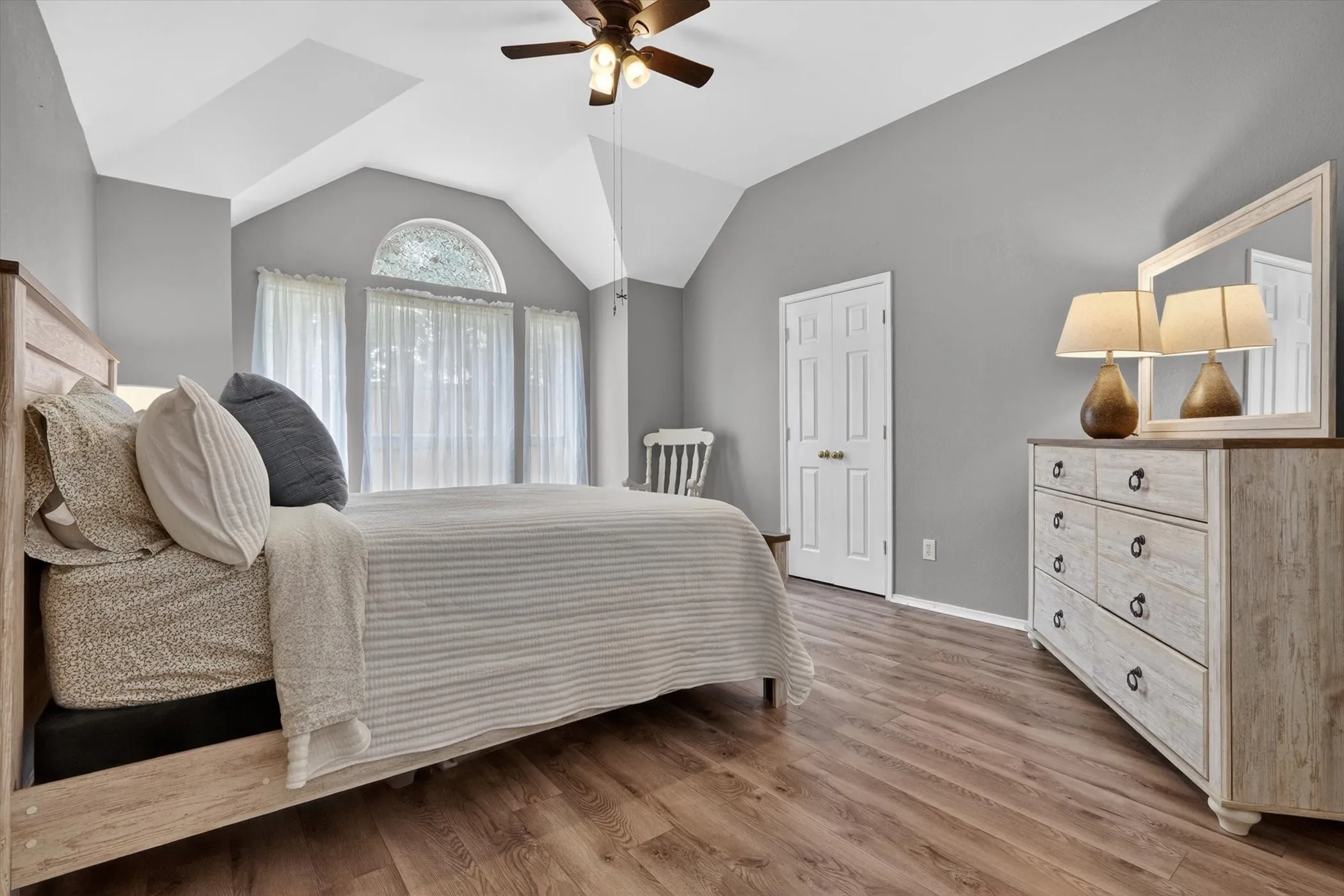 Single Family Residence For Sale in Denton County , 3841 Centenary Drive, Denton, Texas 76210, 4 Bedroom, 3 Bathroom, 2 Garage spaces, 2,480 Sqft, built in 1999, mls#21284162, Real Estate Agent in Denton, Homes For Sale in Denton county, Homes For Sale in Denton, Realtor in Denton Texas, Real Estate Brokerage Independent Realty Texas, Luminita Cordes Realtor