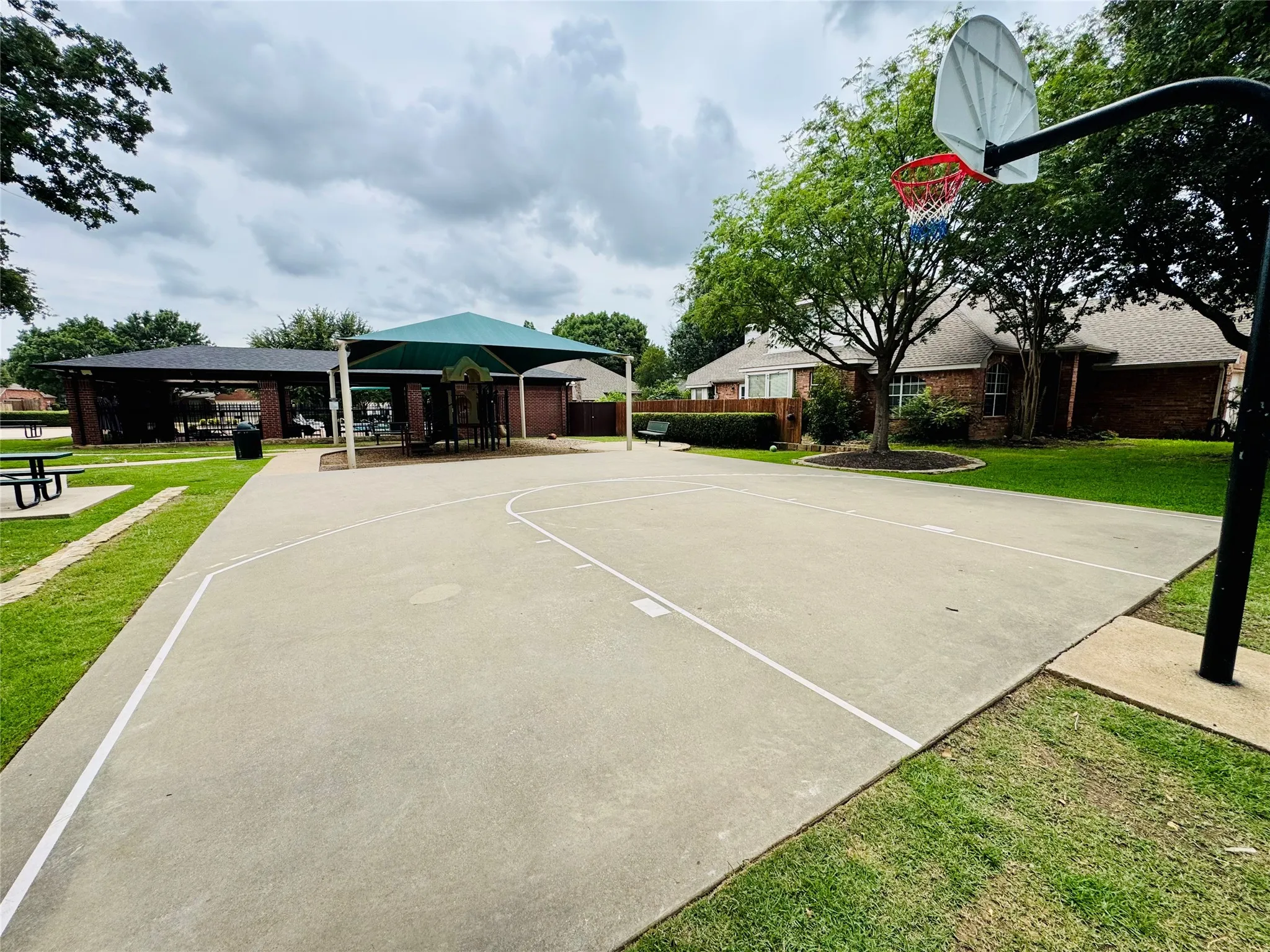 Single Family Residence For Sale in Denton County , 3841 Centenary Drive, Denton, Texas 76210, 4 Bedroom, 3 Bathroom, 2 Garage spaces, 2,480 Sqft, built in 1999, mls#21284162, Real Estate Agent in Denton, Homes For Sale in Denton county, Homes For Sale in Denton, Realtor in Denton Texas, Real Estate Brokerage Independent Realty Texas, Luminita Cordes Realtor