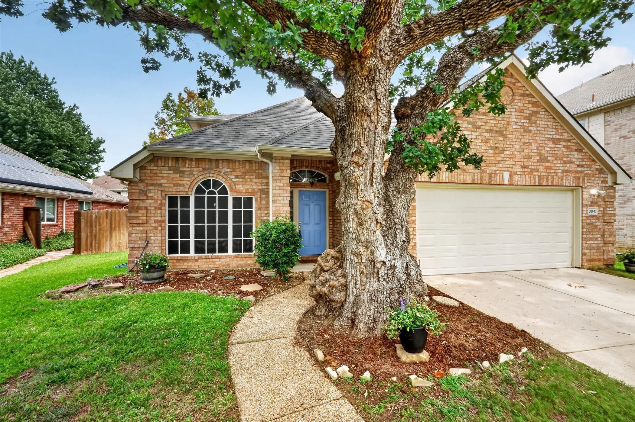 Single Family Residence For Sale in Denton County , 3841 Centenary Drive, Denton, Texas 76210, 4 Bedroom, 3 Bathroom, 2 Garage spaces, 2,480 Sqft, built in 1999, mls#21284162, Real Estate Agent in Denton, Homes For Sale in Denton county, Homes For Sale in Denton, Realtor in Denton Texas, Real Estate Brokerage Independent Realty Texas, Luminita Cordes Realtor