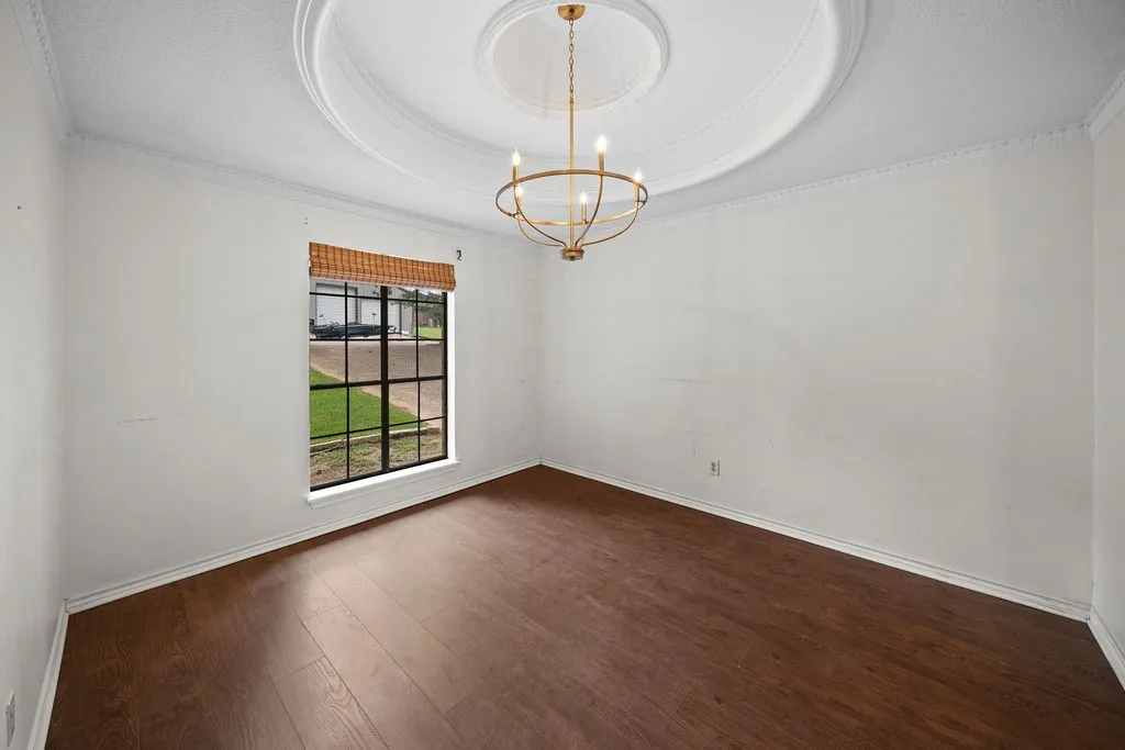 Single Family Residence For Sale in Smith County , 15060 Willowwood Drive, Tyler, Texas 75703, 3 Bedroom, 2 Bathroom, 2 Garage spaces, 1,768 Sqft, built in 1983, mls#21291478, Real Estate Agent in Tyler, Homes For Sale in Smith county, Homes For Sale in Tyler, Realtor in Tyler Texas, Real Estate Brokerage Independent Realty Texas, Luminita Cordes Realtor