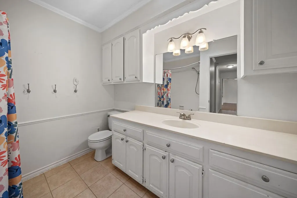 Single Family Residence For Sale in Smith County , 15060 Willowwood Drive, Tyler, Texas 75703, 3 Bedroom, 2 Bathroom, 2 Garage spaces, 1,768 Sqft, built in 1983, mls#21291478, Real Estate Agent in Tyler, Homes For Sale in Smith county, Homes For Sale in Tyler, Realtor in Tyler Texas, Real Estate Brokerage Independent Realty Texas, Luminita Cordes Realtor