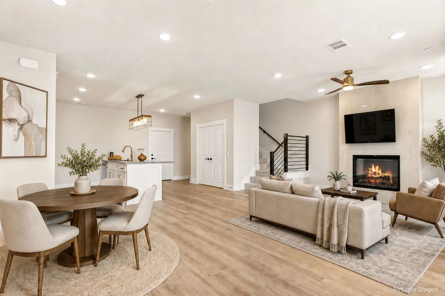 2884 Enfield vs Muirfield living area
