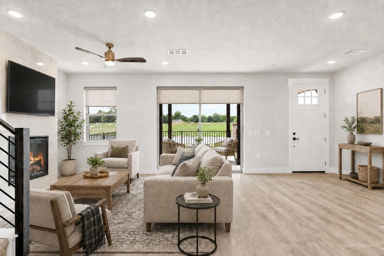 2884 Enfield vs Muirfield living room