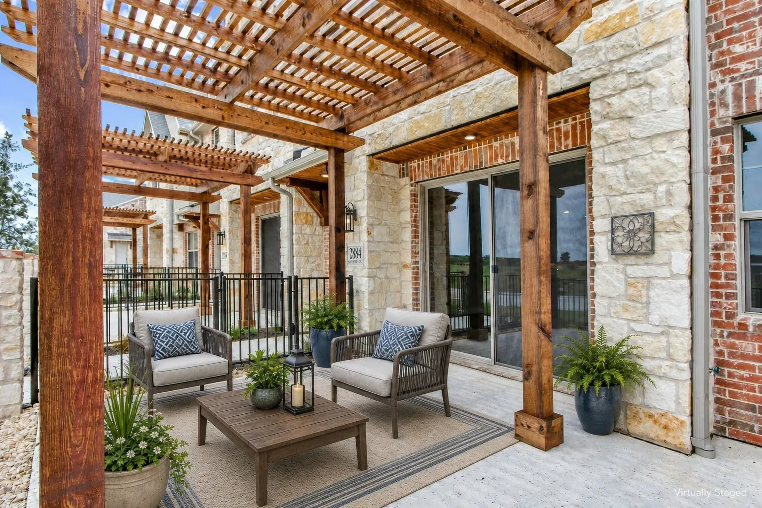 2884 Enfield vs Muirfield patio (1)