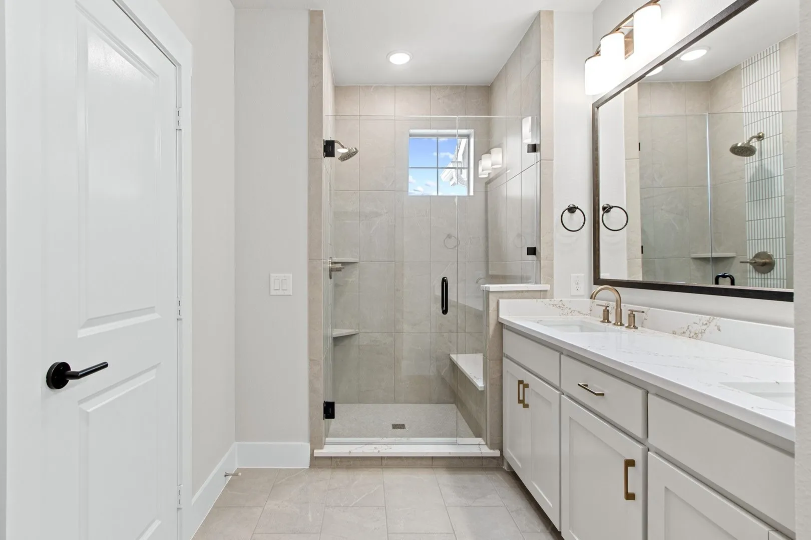 025-2884Enfield-TheColony-TX-75056-PrimaryBathroom.jpg-SMALL
