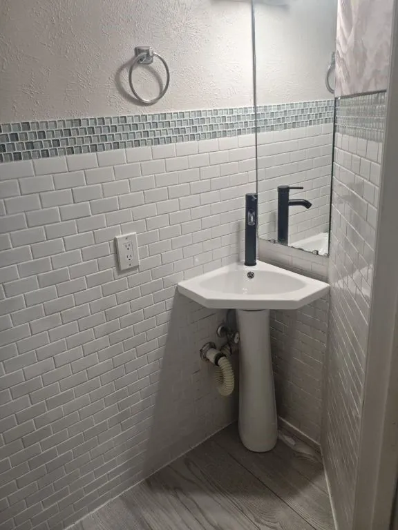 Condominium For Sale in Dallas County , 9696 Walnut Street 1201, Dallas, Texas 75243, 2 Bedroom, 2 Bathroom, Garage spaces, 903 Sqft, built in 1981, mls#21295323, Real Estate Agent in Dallas, Homes For Sale in Dallas county, Homes For Sale in Dallas, Realtor in Dallas Texas, Real Estate Brokerage Independent Realty Texas, Luminita Cordes Realtor