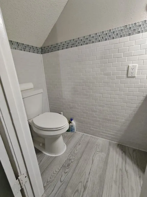 Condominium For Sale in Dallas County , 9696 Walnut Street 1201, Dallas, Texas 75243, 2 Bedroom, 2 Bathroom, Garage spaces, 903 Sqft, built in 1981, mls#21295323, Real Estate Agent in Dallas, Homes For Sale in Dallas county, Homes For Sale in Dallas, Realtor in Dallas Texas, Real Estate Brokerage Independent Realty Texas, Luminita Cordes Realtor