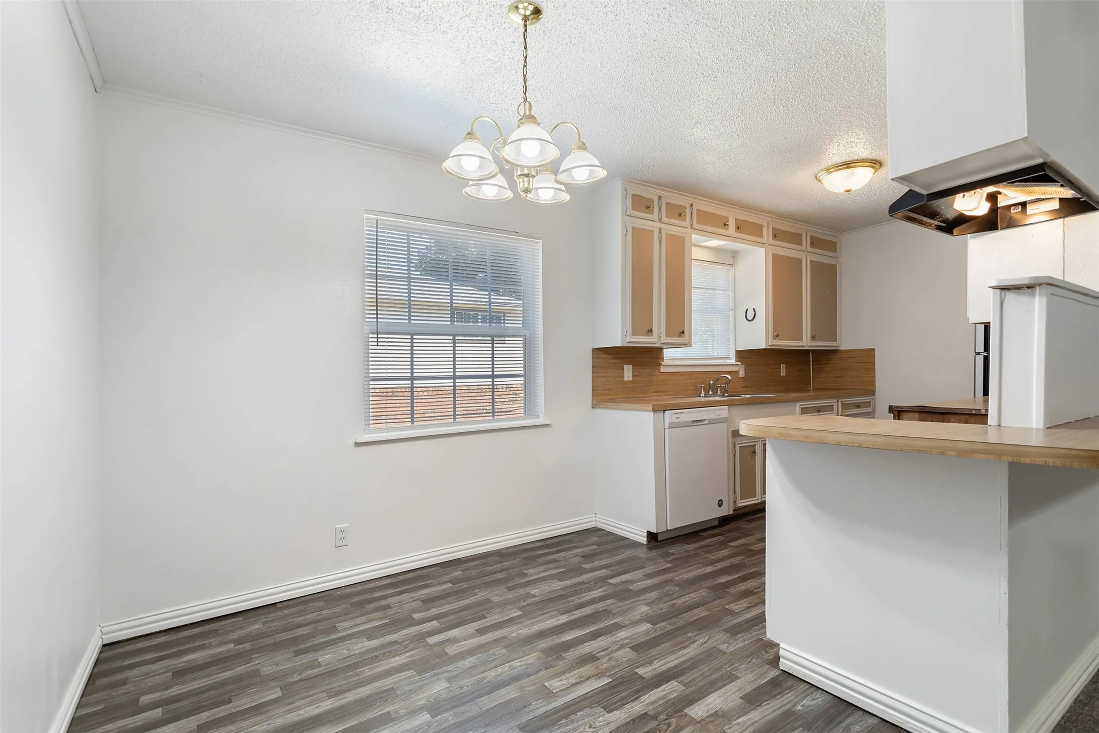Duplex For Sale in Smith County , 2228 Aberdeen Drive 2226, Tyler, Texas 75703, 12 Bedroom, 4 Bathroom, Garage spaces, 0 Sqft, built in 1976, Price $605,000, mls#21295352, Real Estate Agent in Tyler, Homes For Sale in Smith county, Homes For Sale in Tyler, Realtor in Tyler Texas, Real Estate Brokerage Independent Realty Texas, Luminita Cordes Realtor
