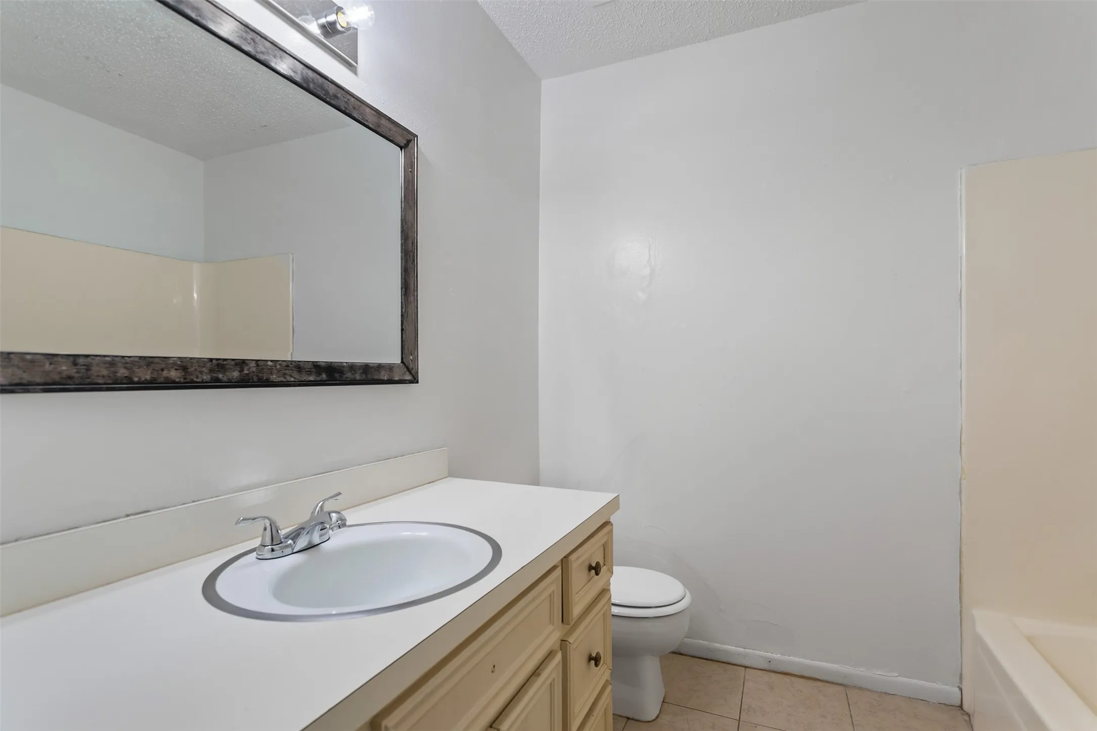 Duplex For Sale in Smith County , 2228 Aberdeen Drive 2226, Tyler, Texas 75703, 12 Bedroom, 4 Bathroom, Garage spaces, 0 Sqft, built in 1976, Price $605,000, mls#21295352, Real Estate Agent in Tyler, Homes For Sale in Smith county, Homes For Sale in Tyler, Realtor in Tyler Texas, Real Estate Brokerage Independent Realty Texas, Luminita Cordes Realtor