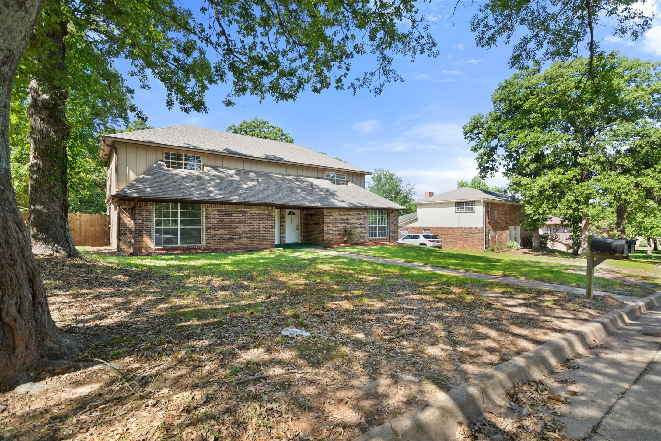 Duplex For Sale in Smith County , 2228 Aberdeen Drive 2226, Tyler, Texas 75703, 12 Bedroom, 4 Bathroom, Garage spaces, 0 Sqft, built in 1976, Price $605,000, mls#21295352, Real Estate Agent in Tyler, Homes For Sale in Smith county, Homes For Sale in Tyler, Realtor in Tyler Texas, Real Estate Brokerage Independent Realty Texas, Luminita Cordes Realtor