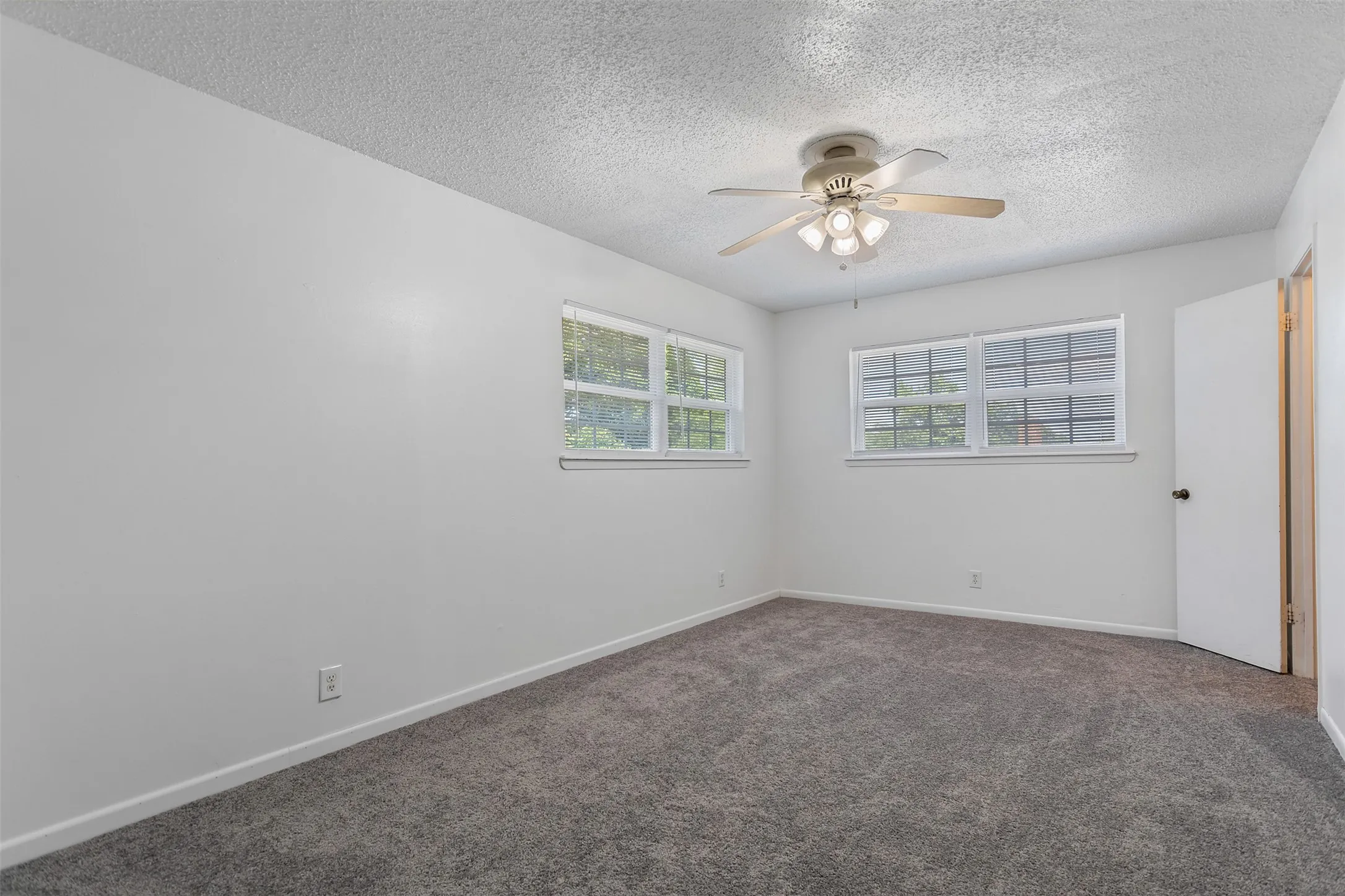 Duplex For Sale in Smith County , 2228 Aberdeen Drive 2226, Tyler, Texas 75703, 12 Bedroom, 4 Bathroom, Garage spaces, 0 Sqft, built in 1976, Price $605,000, mls#21295352, Real Estate Agent in Tyler, Homes For Sale in Smith county, Homes For Sale in Tyler, Realtor in Tyler Texas, Real Estate Brokerage Independent Realty Texas, Luminita Cordes Realtor