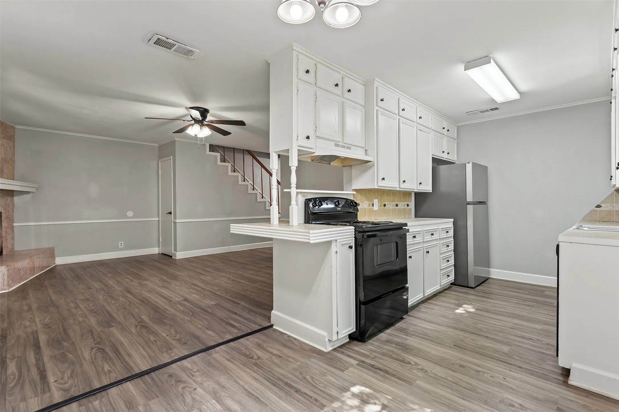 Duplex For Sale in Smith County , 2228 Aberdeen Drive 2226, Tyler, Texas 75703, 12 Bedroom, 4 Bathroom, Garage spaces, 0 Sqft, built in 1976, Price $605,000, mls#21295352, Real Estate Agent in Tyler, Homes For Sale in Smith county, Homes For Sale in Tyler, Realtor in Tyler Texas, Real Estate Brokerage Independent Realty Texas, Luminita Cordes Realtor