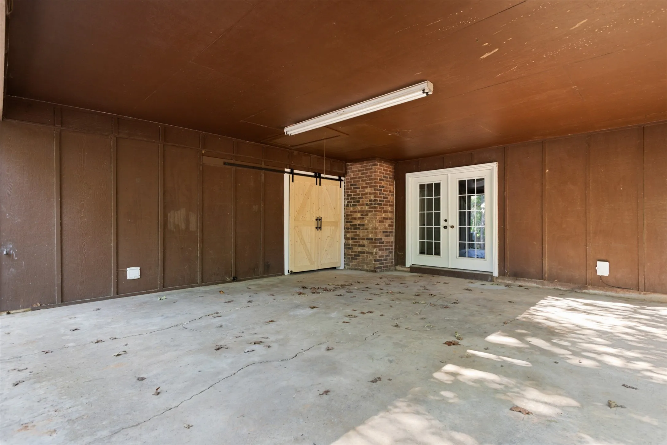 Duplex For Sale in Smith County , 2228 Aberdeen Drive 2226, Tyler, Texas 75703, 12 Bedroom, 4 Bathroom, Garage spaces, 0 Sqft, built in 1976, Price $605,000, mls#21295352, Real Estate Agent in Tyler, Homes For Sale in Smith county, Homes For Sale in Tyler, Realtor in Tyler Texas, Real Estate Brokerage Independent Realty Texas, Luminita Cordes Realtor