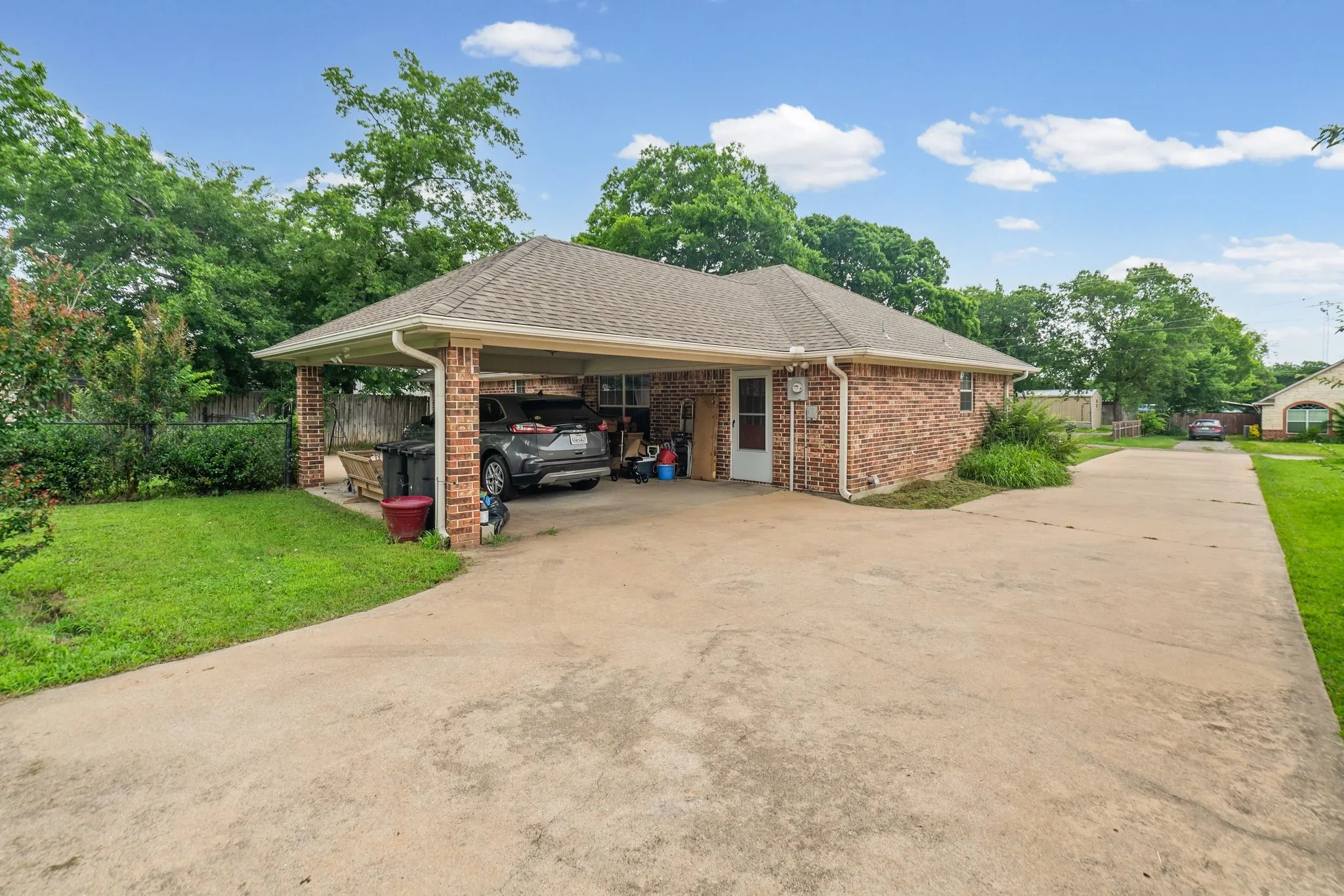 Single Family Residence For Sale in Hunt County , 712 S Grand Street, Wolfe City, Texas 75496, 3 Bedroom, 2 Bathroom, Garage spaces, 1,404 Sqft, built in 2004, mls#21294192, Real Estate Agent in Wolfe City, Homes For Sale in Hunt county, Homes For Sale in Wolfe City, Realtor in Wolfe City Texas, Real Estate Brokerage Independent Realty Texas, Luminita Cordes Realtor