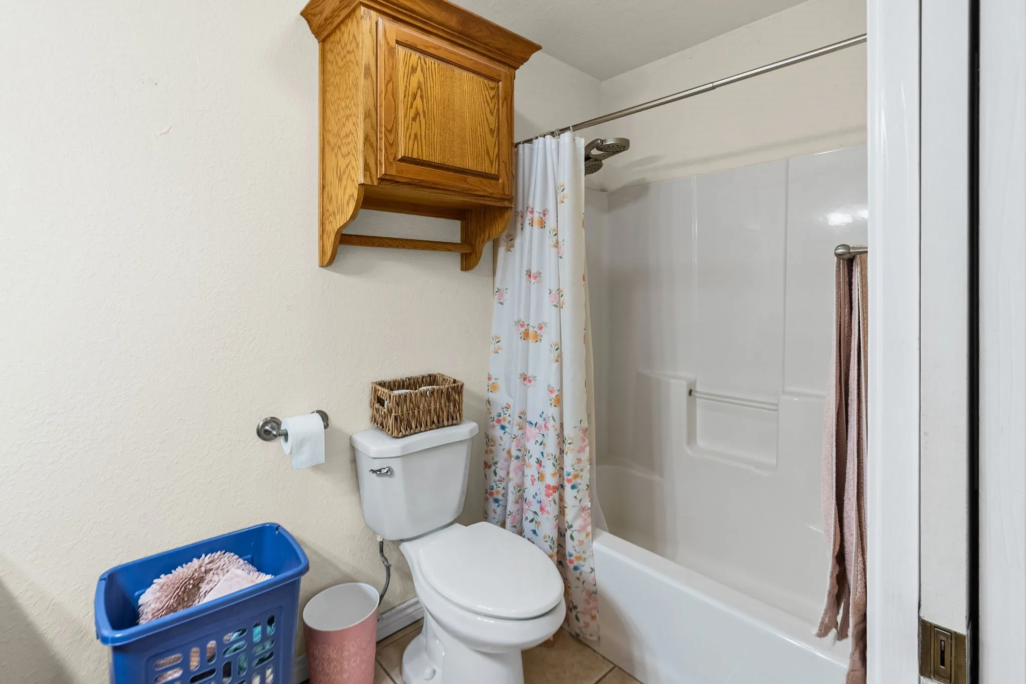Single Family Residence For Sale in Hunt County , 712 S Grand Street, Wolfe City, Texas 75496, 3 Bedroom, 2 Bathroom, Garage spaces, 1,404 Sqft, built in 2004, mls#21294192, Real Estate Agent in Wolfe City, Homes For Sale in Hunt county, Homes For Sale in Wolfe City, Realtor in Wolfe City Texas, Real Estate Brokerage Independent Realty Texas, Luminita Cordes Realtor