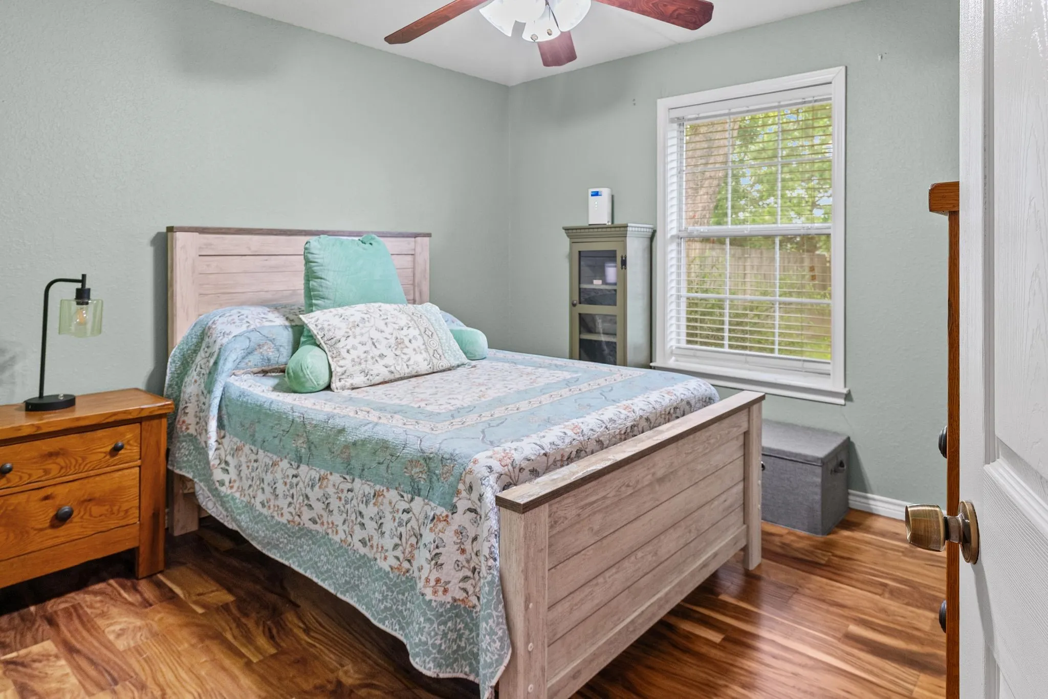Single Family Residence For Sale in Hunt County , 712 S Grand Street, Wolfe City, Texas 75496, 3 Bedroom, 2 Bathroom, Garage spaces, 1,404 Sqft, built in 2004, mls#21294192, Real Estate Agent in Wolfe City, Homes For Sale in Hunt county, Homes For Sale in Wolfe City, Realtor in Wolfe City Texas, Real Estate Brokerage Independent Realty Texas, Luminita Cordes Realtor