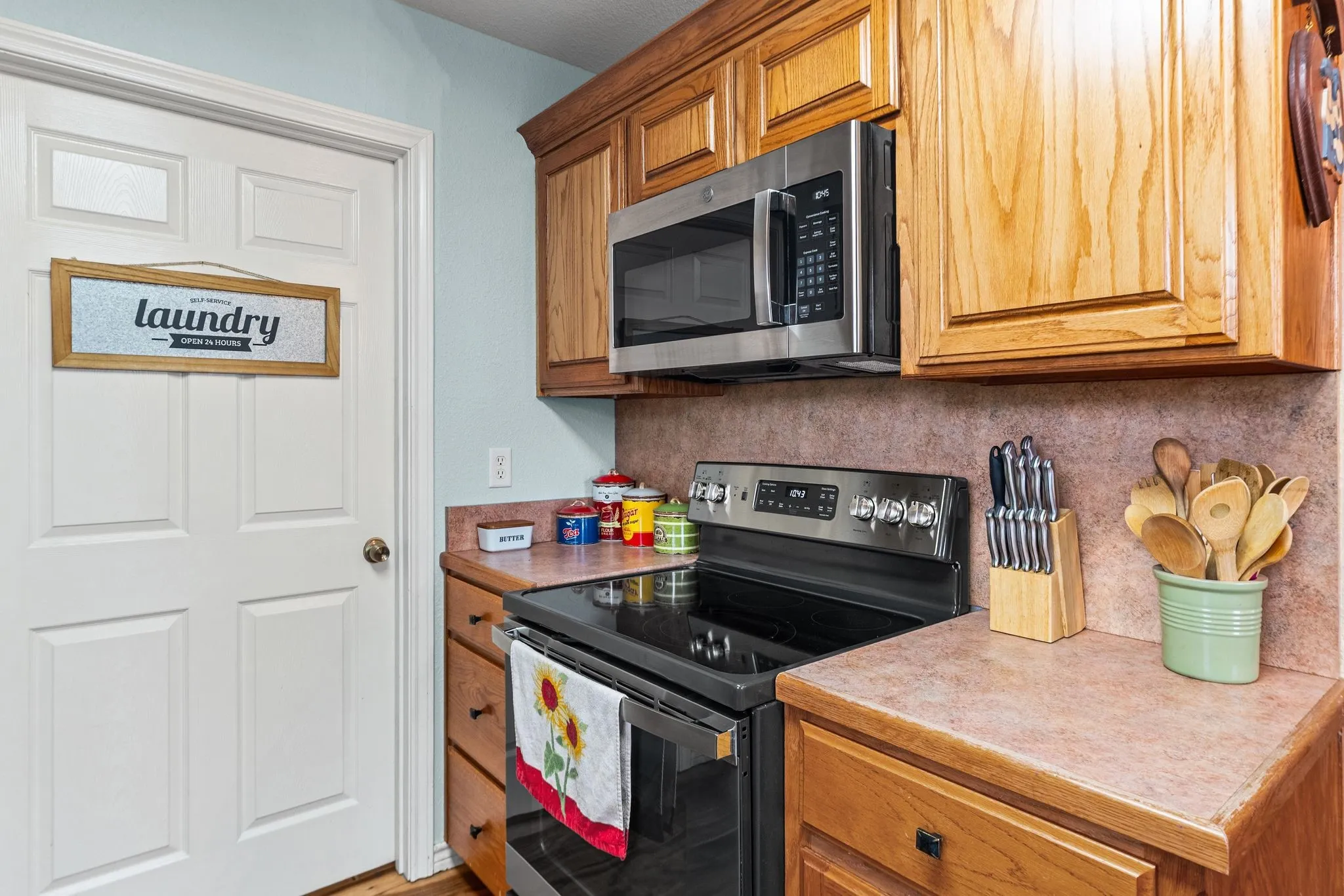 Single Family Residence For Sale in Hunt County , 712 S Grand Street, Wolfe City, Texas 75496, 3 Bedroom, 2 Bathroom, Garage spaces, 1,404 Sqft, built in 2004, mls#21294192, Real Estate Agent in Wolfe City, Homes For Sale in Hunt county, Homes For Sale in Wolfe City, Realtor in Wolfe City Texas, Real Estate Brokerage Independent Realty Texas, Luminita Cordes Realtor