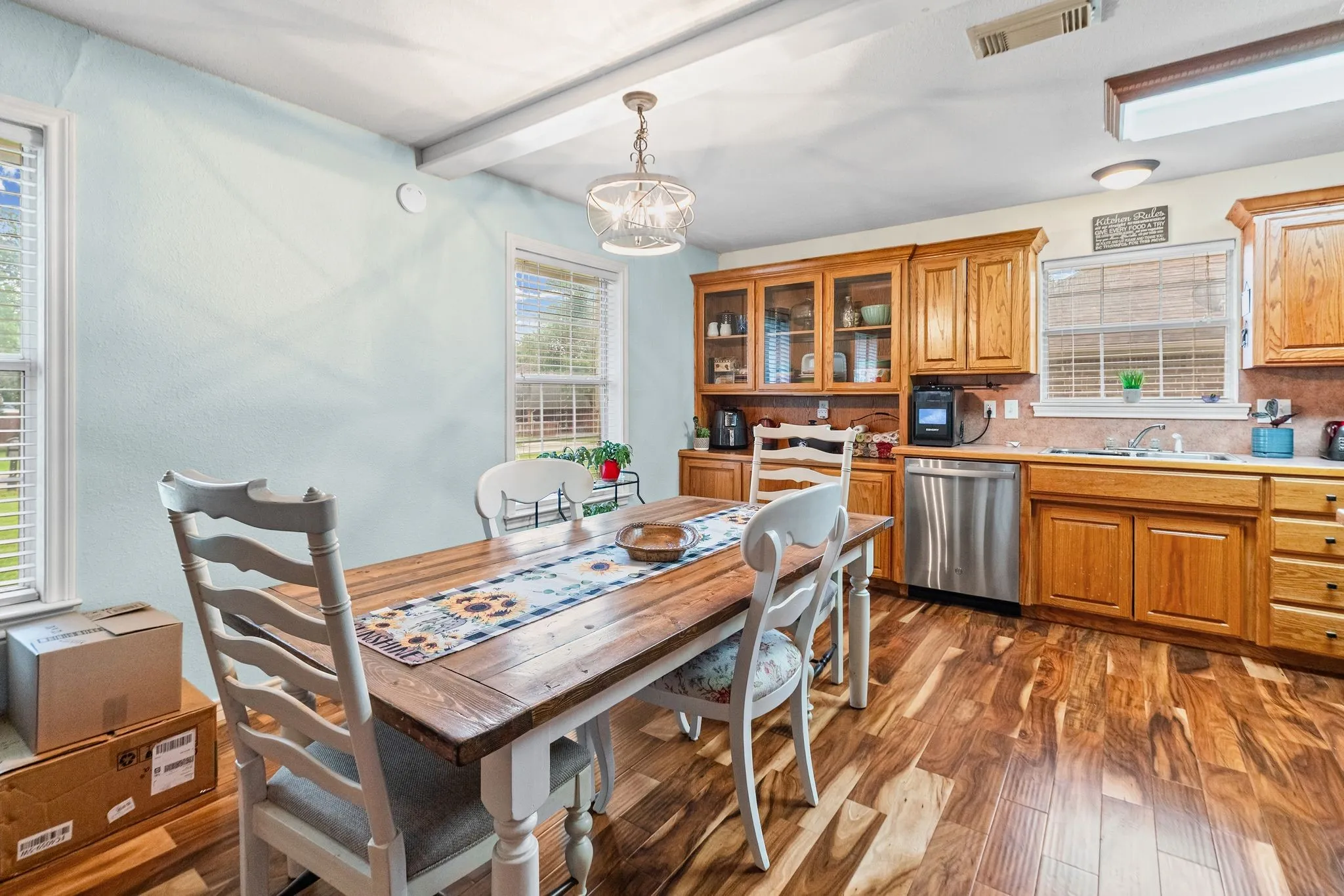 Single Family Residence For Sale in Hunt County , 712 S Grand Street, Wolfe City, Texas 75496, 3 Bedroom, 2 Bathroom, Garage spaces, 1,404 Sqft, built in 2004, mls#21294192, Real Estate Agent in Wolfe City, Homes For Sale in Hunt county, Homes For Sale in Wolfe City, Realtor in Wolfe City Texas, Real Estate Brokerage Independent Realty Texas, Luminita Cordes Realtor