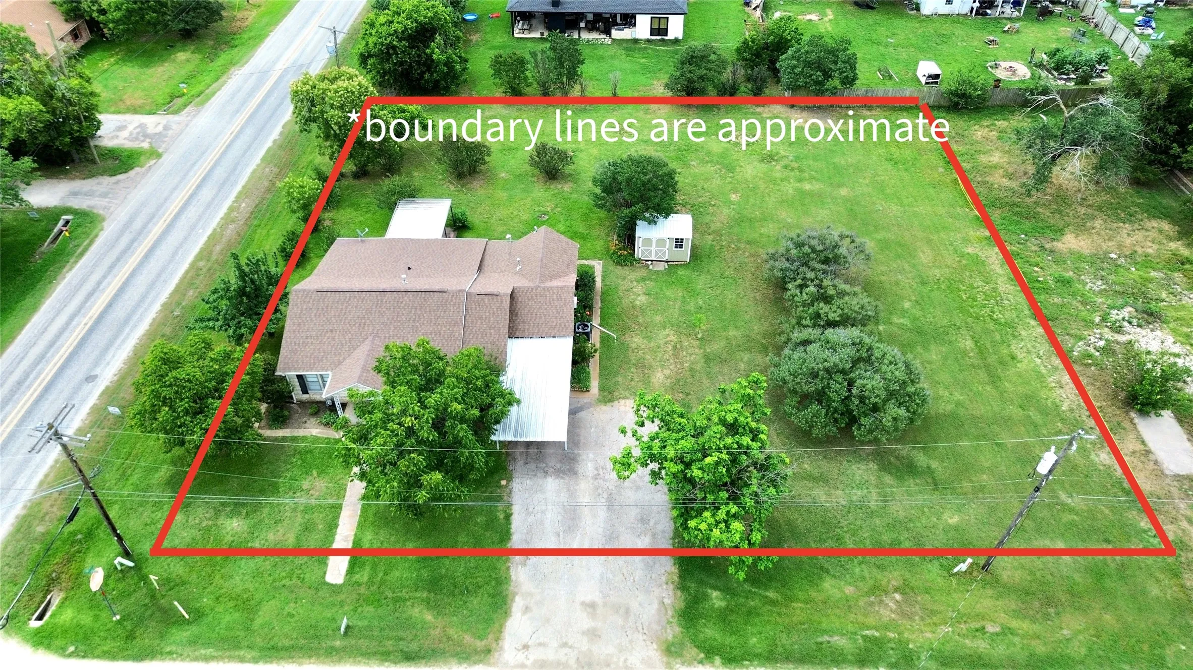 Single Family Residence For Sale in Hill County , 508 E Henderson Street, Itasca, Texas 76055, 3 Bedroom, 2 Bathroom, Garage spaces, 1,709 Sqft, built in 1948, mls#21286270, Real Estate Agent in Itasca, Homes For Sale in Hill county, Homes For Sale in Itasca, Realtor in Itasca Texas, Real Estate Brokerage Independent Realty Texas, Luminita Cordes Realtor